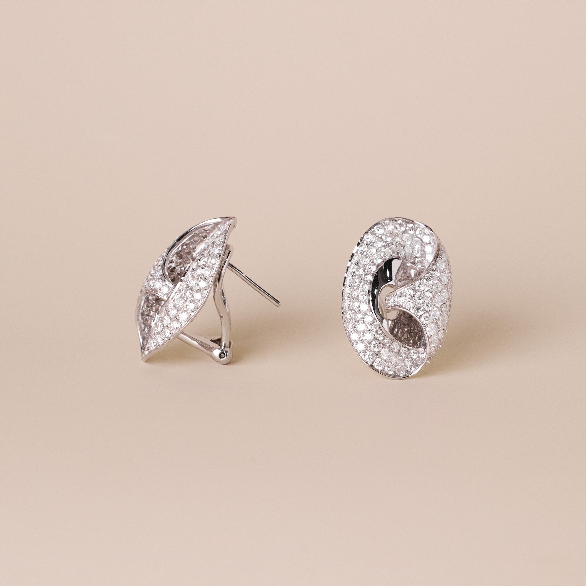 2.77ct.tw. Natural Diamond Earrings in 18K Gold - Jewelry And Store
