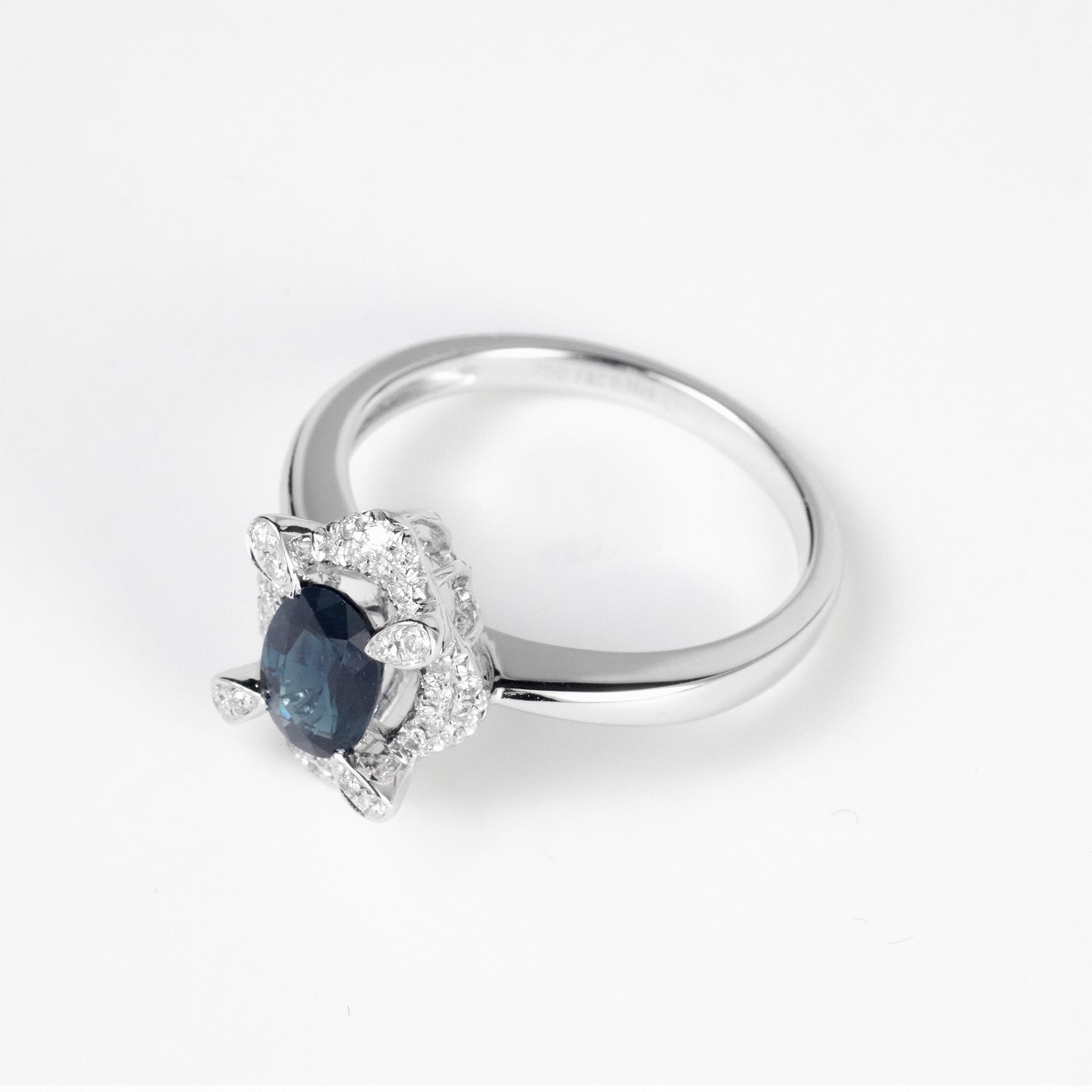 0.89ct Natural Blue Sapphire Ring in 18K White Gold - JewelryAndStore