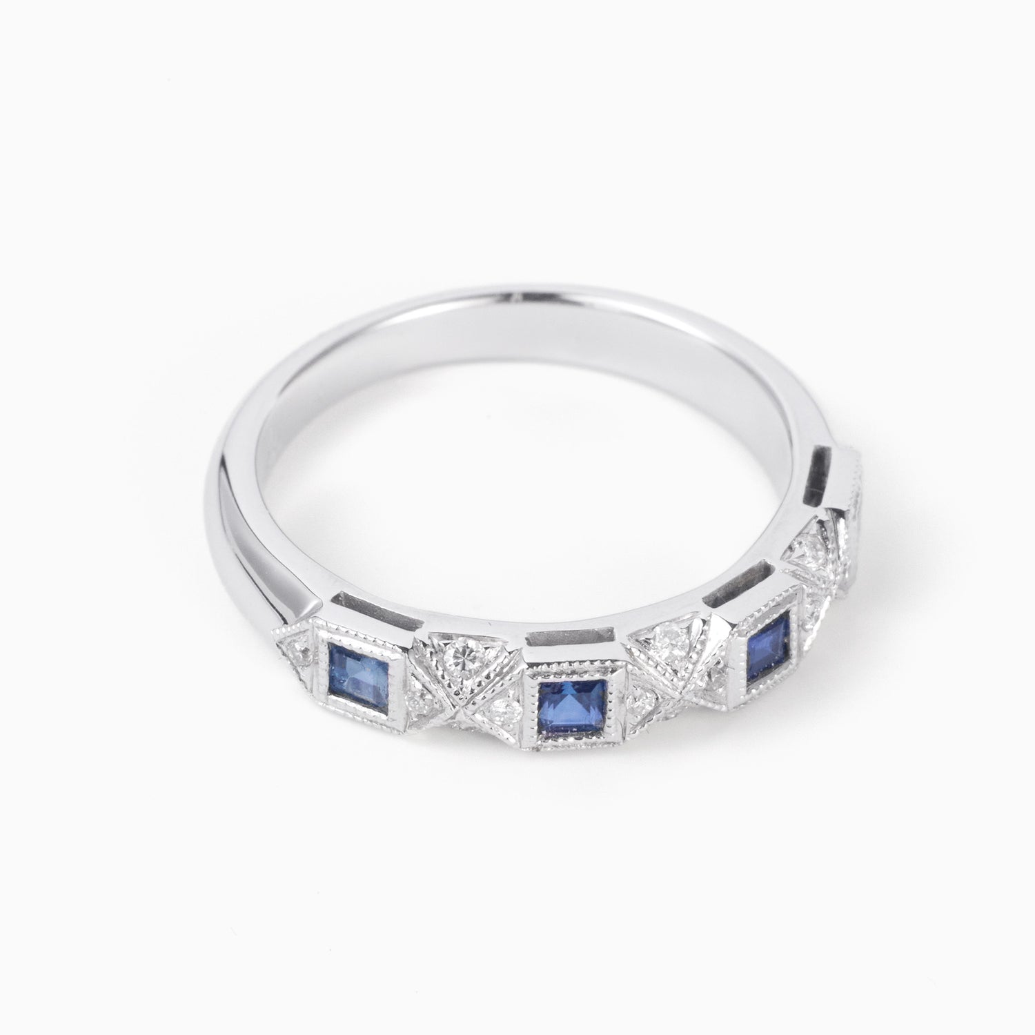 Vintage Style Blue Sapphire &amp; Diamond Milgrain Stacking Ring in 18K Gold - JewelryAndStore