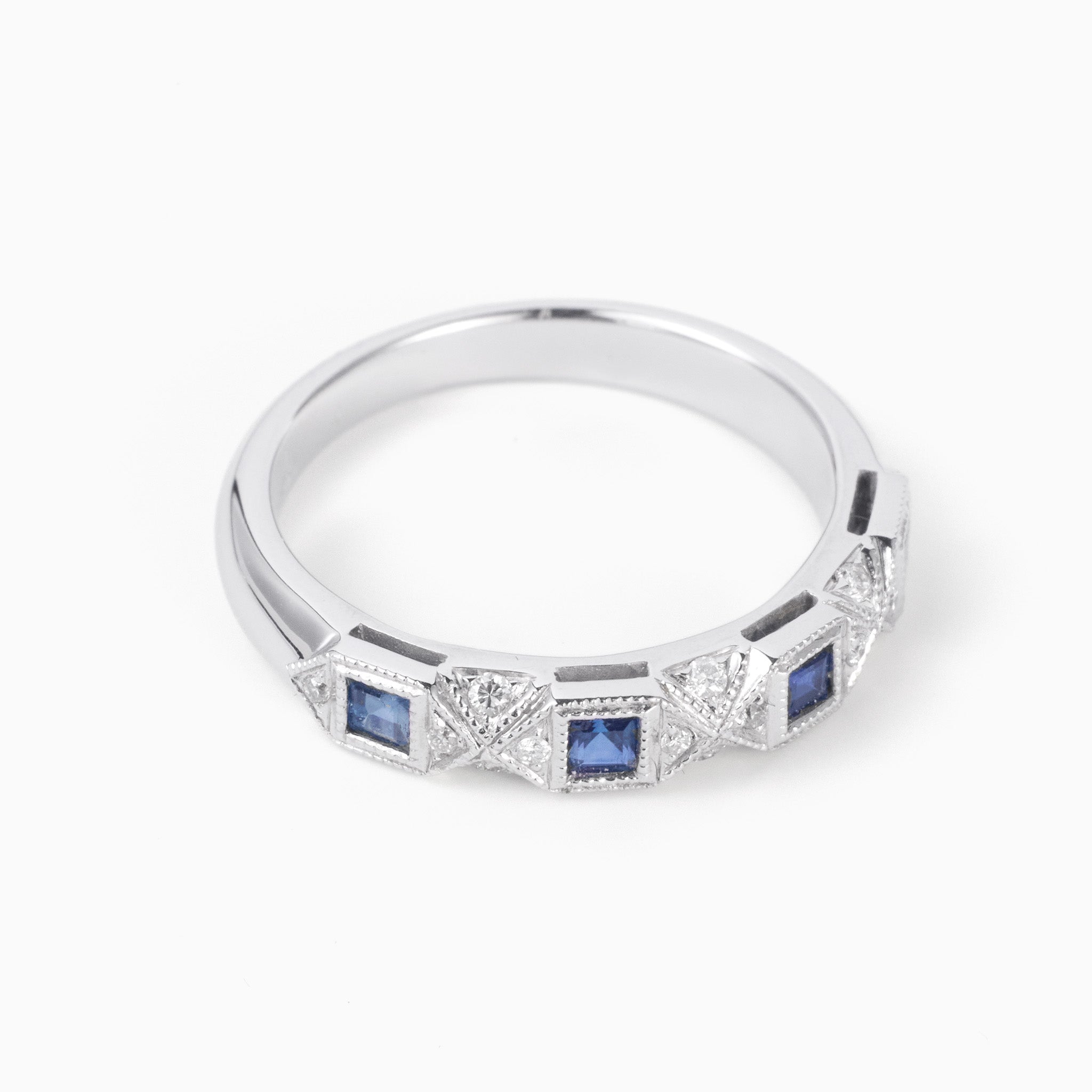 Vintage Style Blue Sapphire &amp; Diamond Milgrain Stacking Ring in 18K Gold - JewelryAndStore