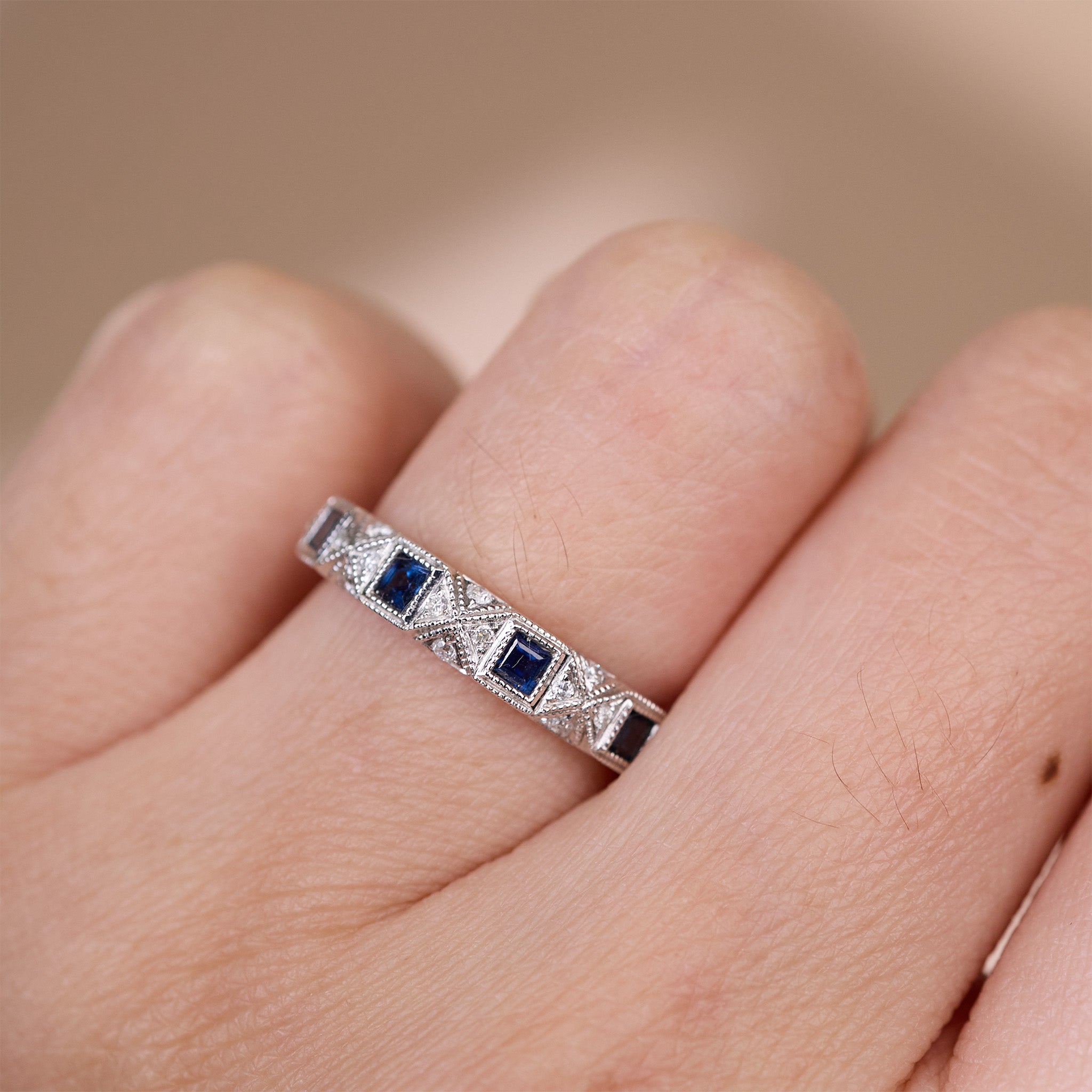 Vintage Style Blue Sapphire &amp; Diamond Milgrain Stacking Ring in 18K Gold - JewelryAndStore