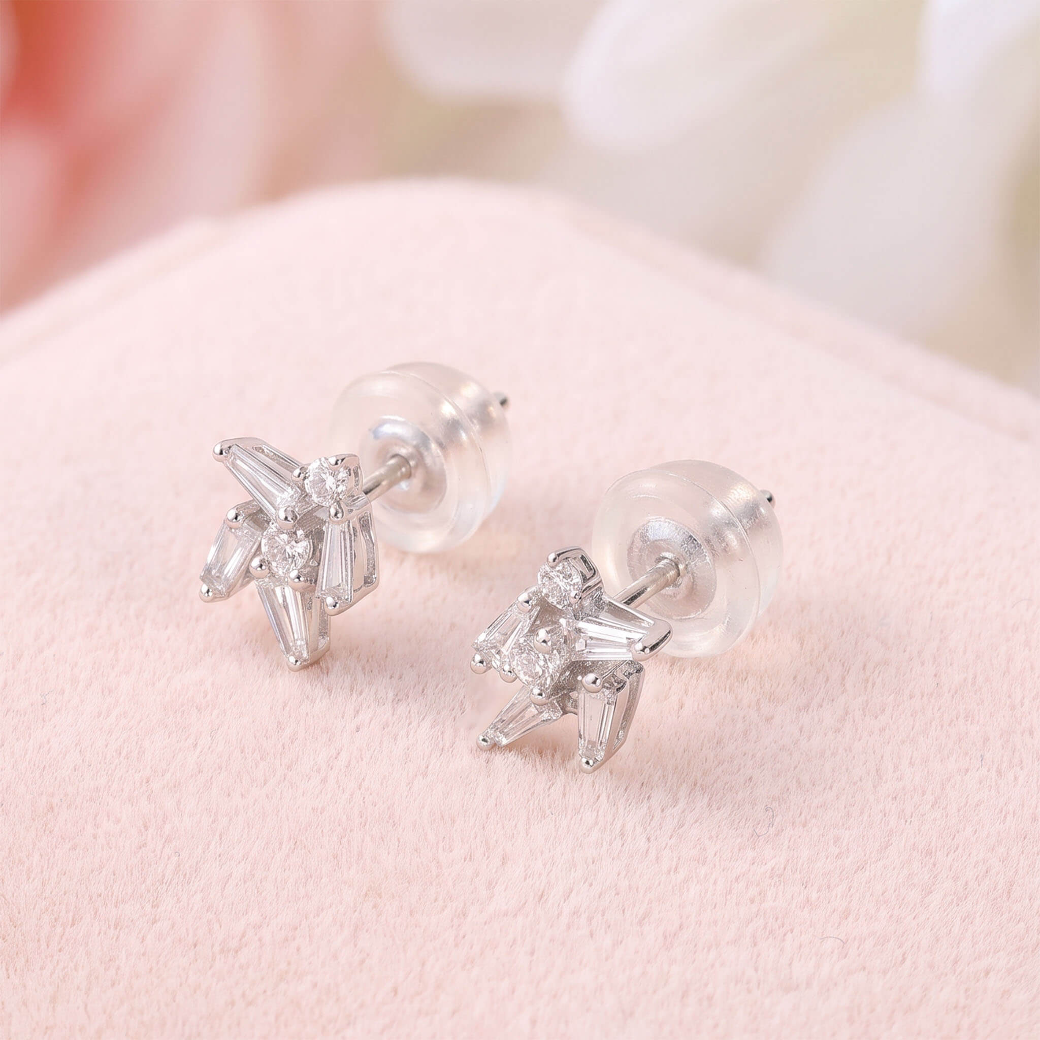 18K Gold Cluster Earring Studs with Natural Diamonds