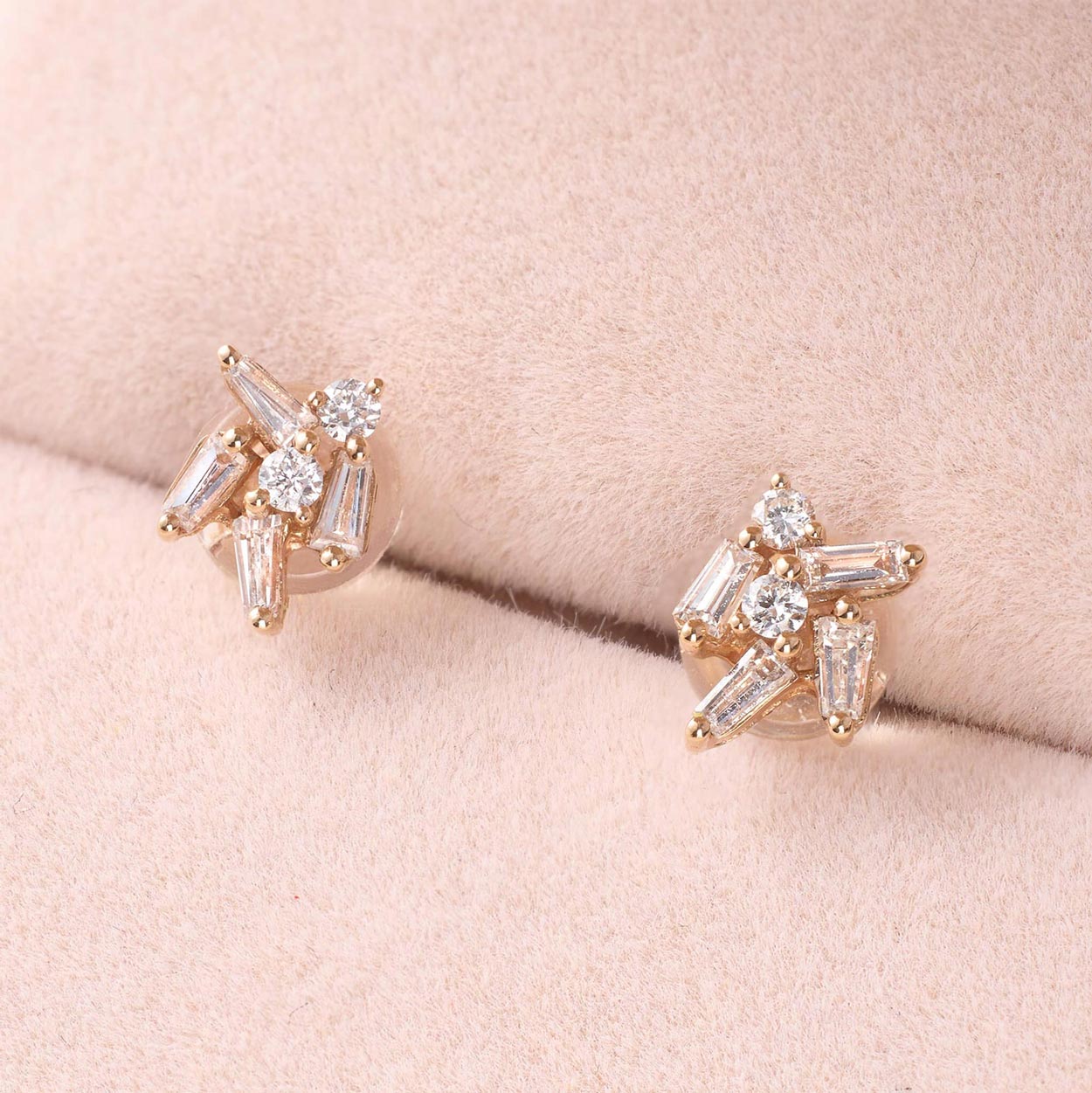 18K Gold Cluster Earring Studs with Natural Diamond