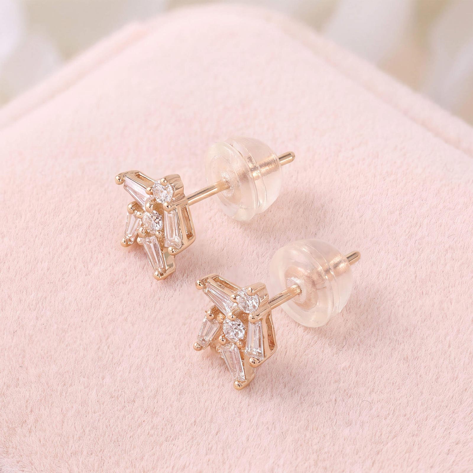 18K Gold Cluster Earring Studs with Natural Diamond