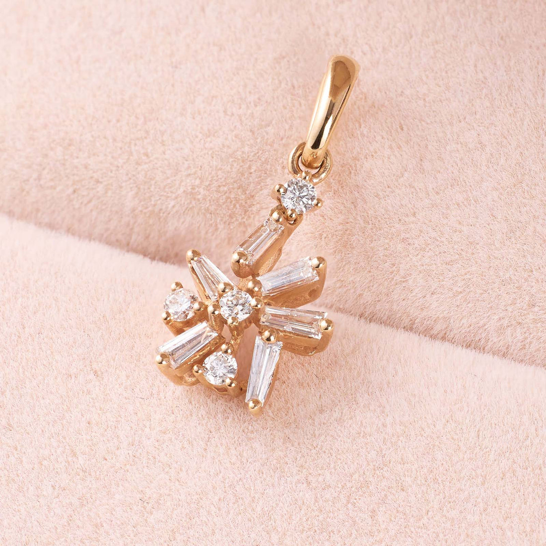 18K Gold Snowflakes Pendant with Diamonds