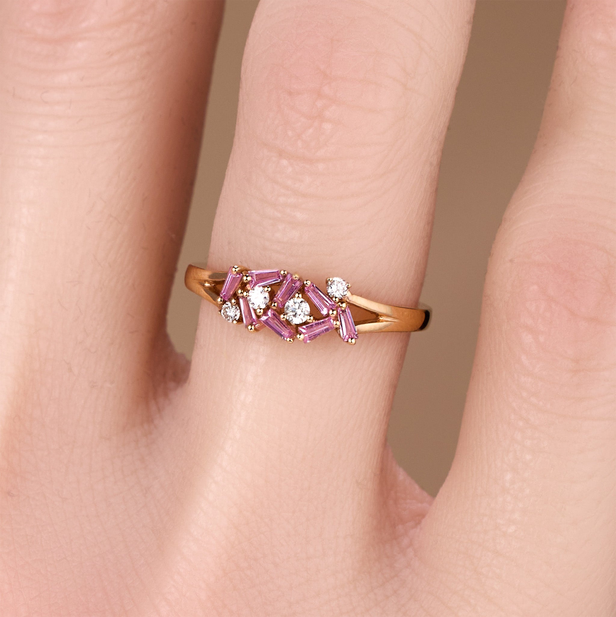 18K Gold Natural Diamond &amp; Pink Sapphire Band Ring - JewelryAndStore