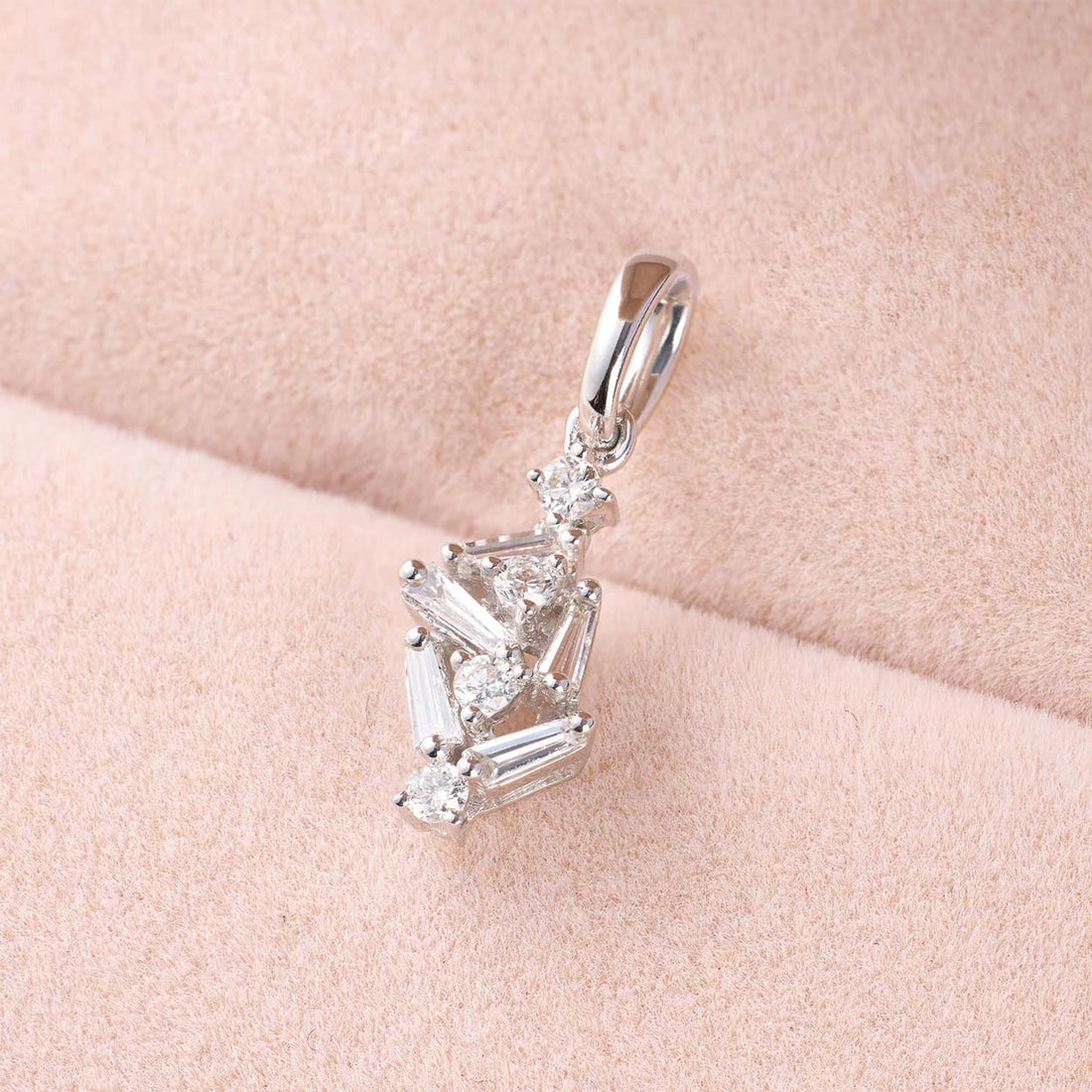 18K Gold Cluster Pendant with Diamonds