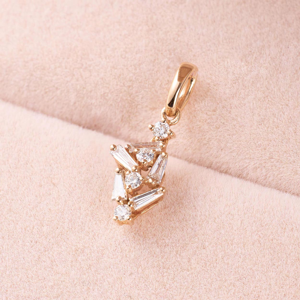 18K Gold Cluster Pendant with Diamonds