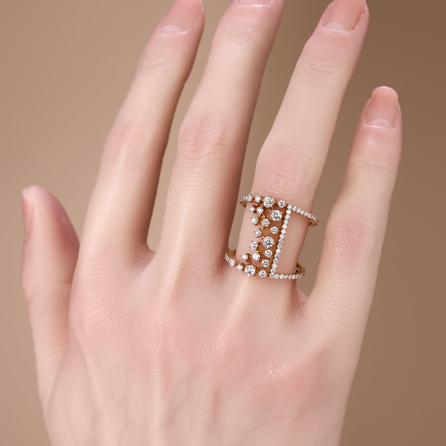 1.18ct.tw Luxury Natural Diamond Cocktail Ring in 18K Gold - JewelryAndStore