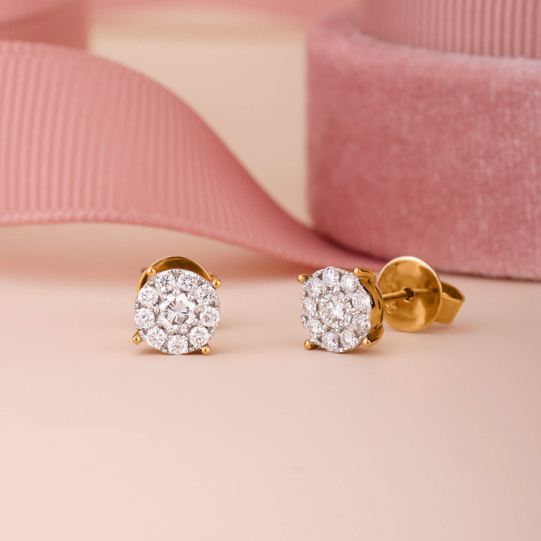 18K Gold Classic Diamond Cluster Earrings - JewelryAndStore