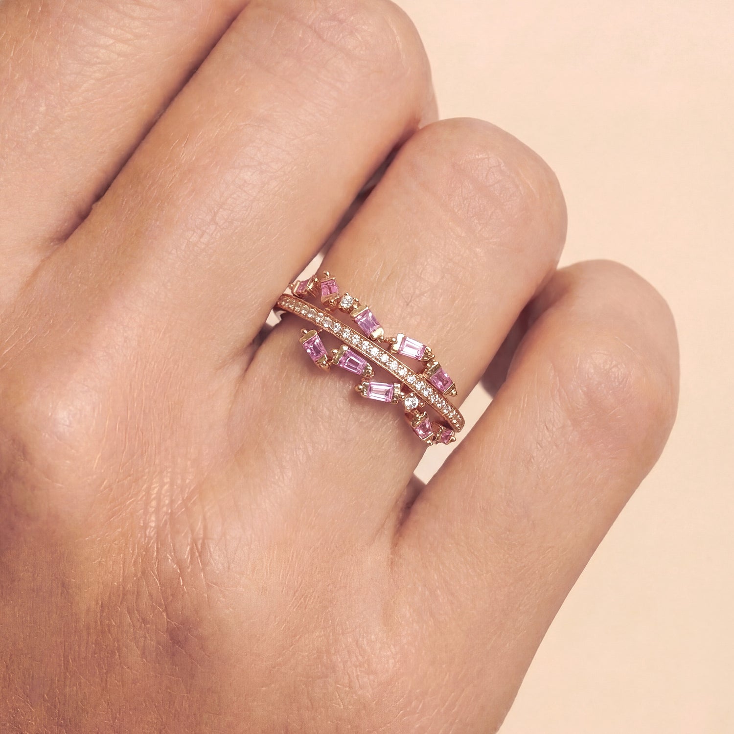 18K Gold Natural Diamond &amp; Pink Sapphire Band Ring - JewelryAndStore