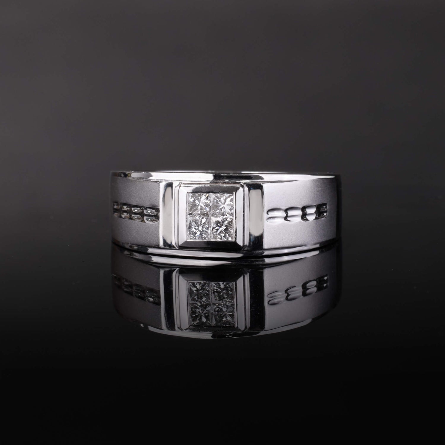 18K Gold Unisex Diamond Signet Ring - Jewelry And Store