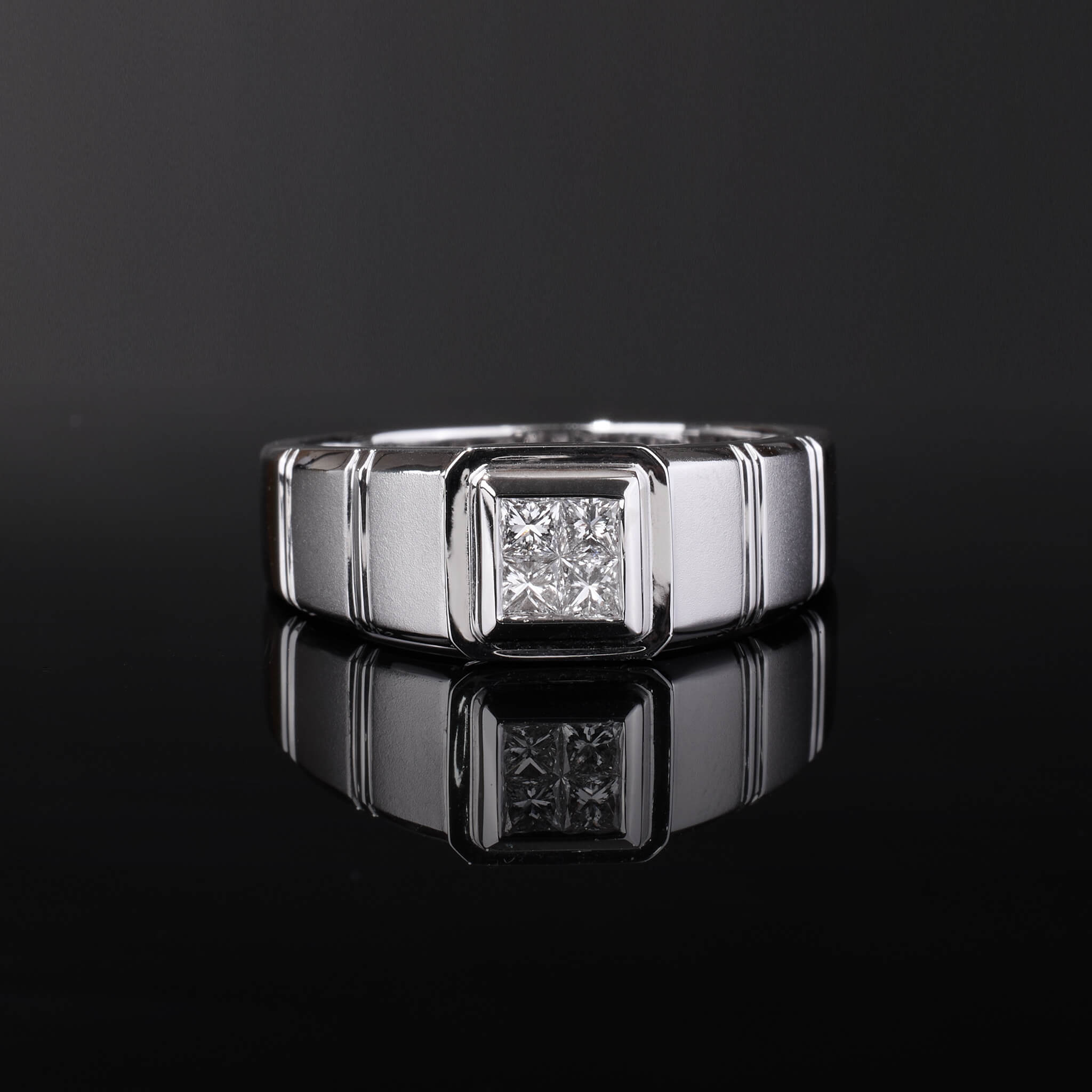 18K Gold Unisex Diamond Signet Ring - Jewelry And Store