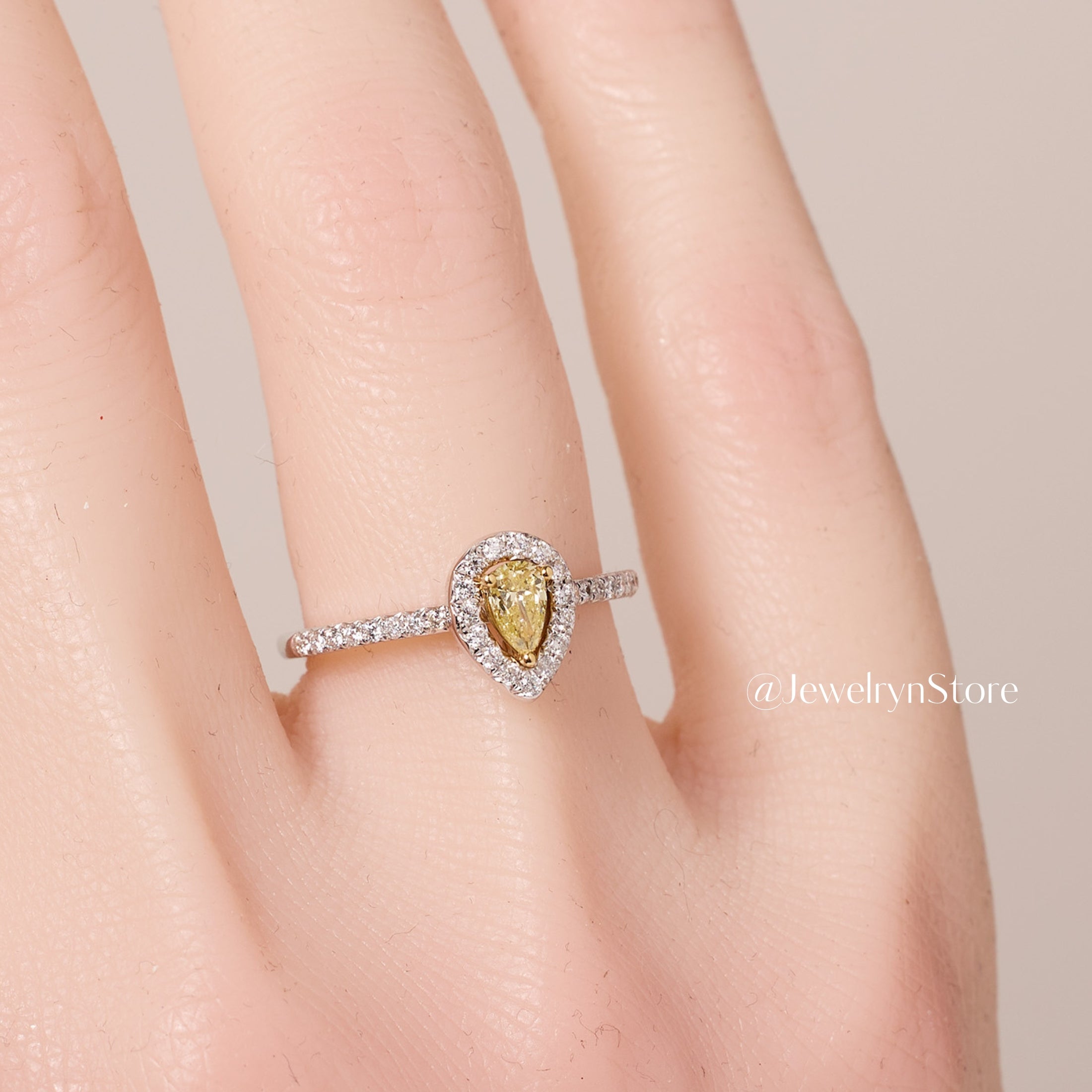 Pear-shpaed Yellow Diamond Engagement Ring