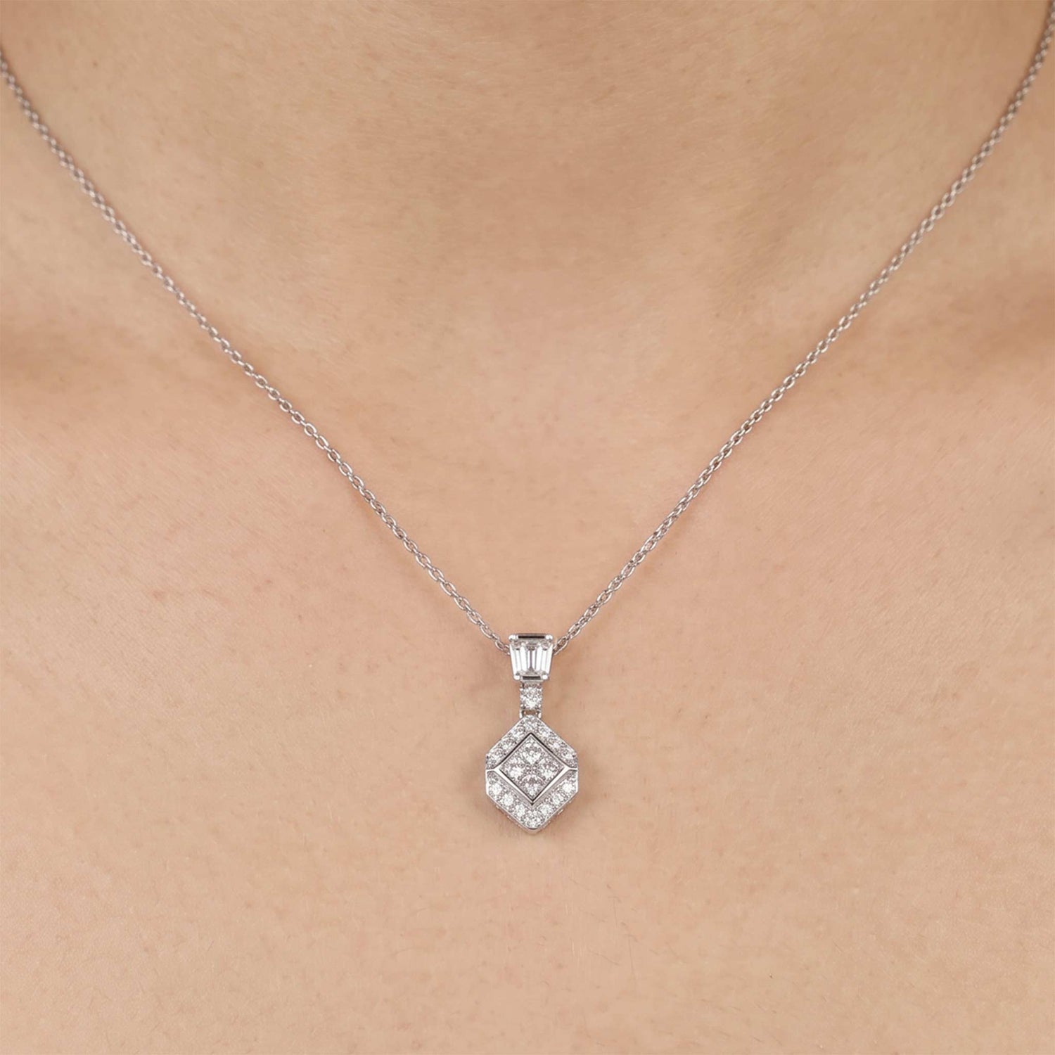 0.56ct Natural Diamond Kite-Shaped Illusion Pendant in 18K Gold - JewelryandStore