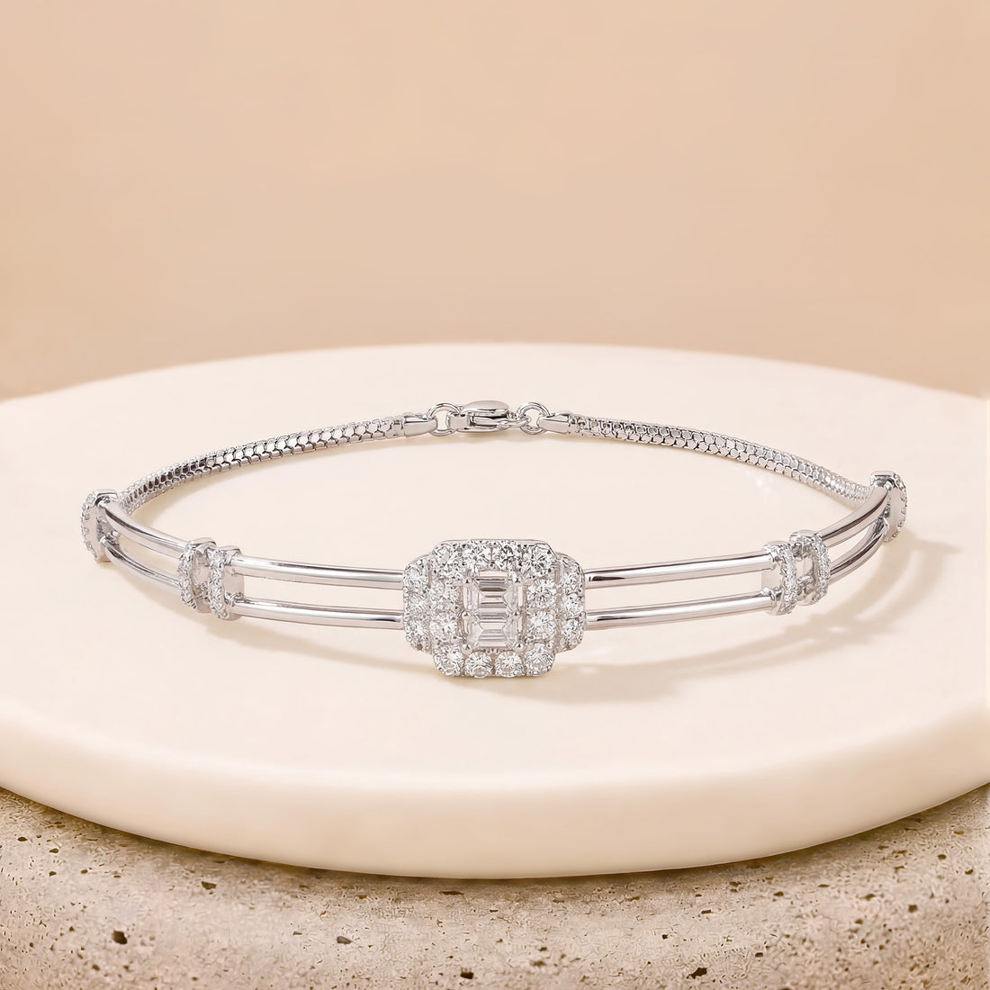 0.71ct.tw. Natural Diamond Bracelet in 18K Gold - JewelryAndStore