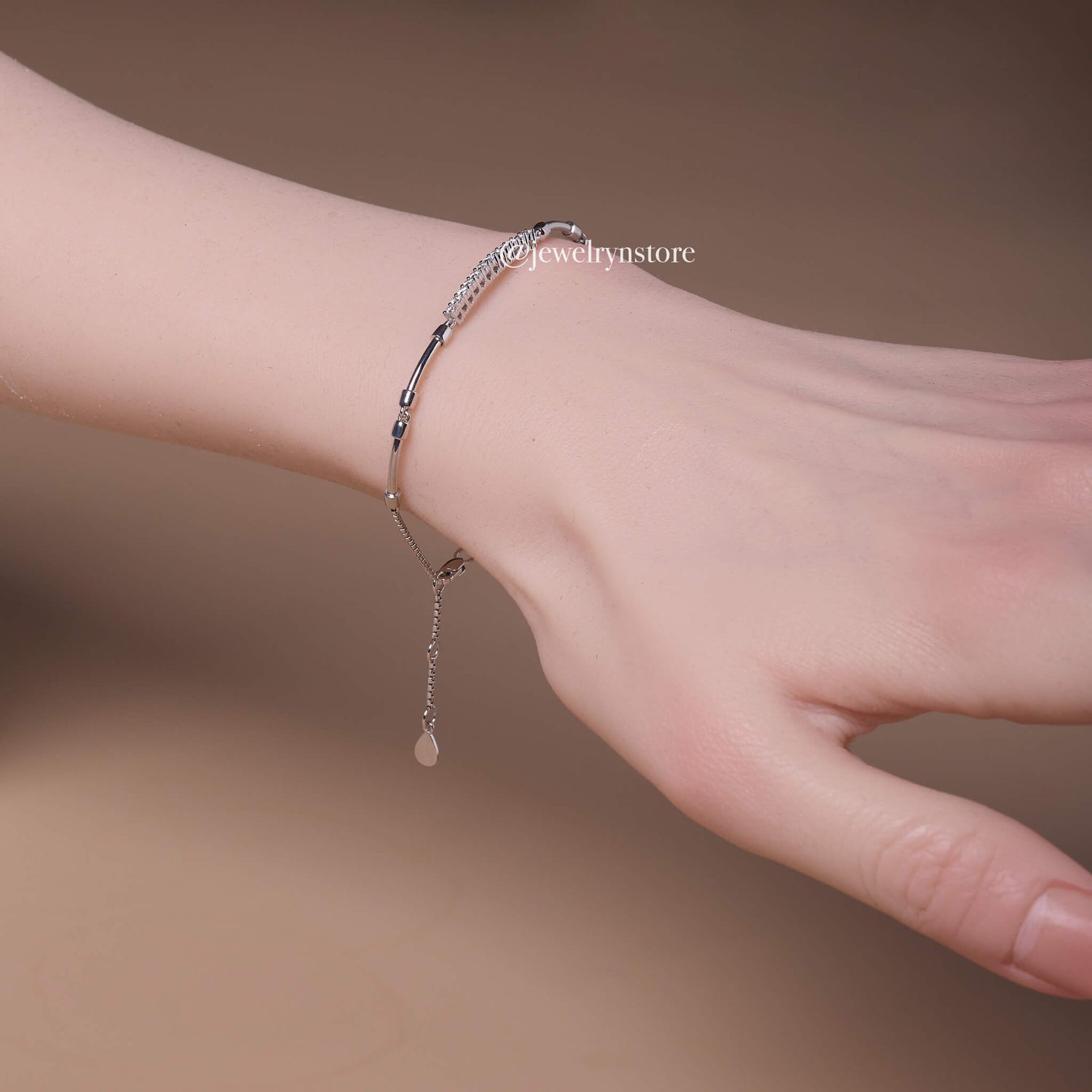 18K Natural Diamond Bar Bracelet