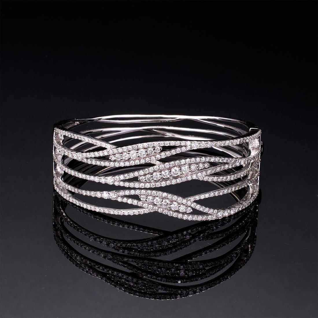 18K White Gold Natural Diamond Bangle - Jewelry And Store