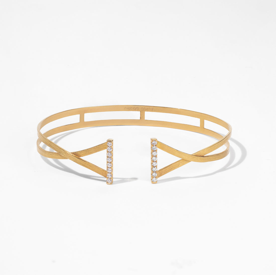 18K gold open - ended diamond bangle with hand - hammered texture - Jewelry And Store