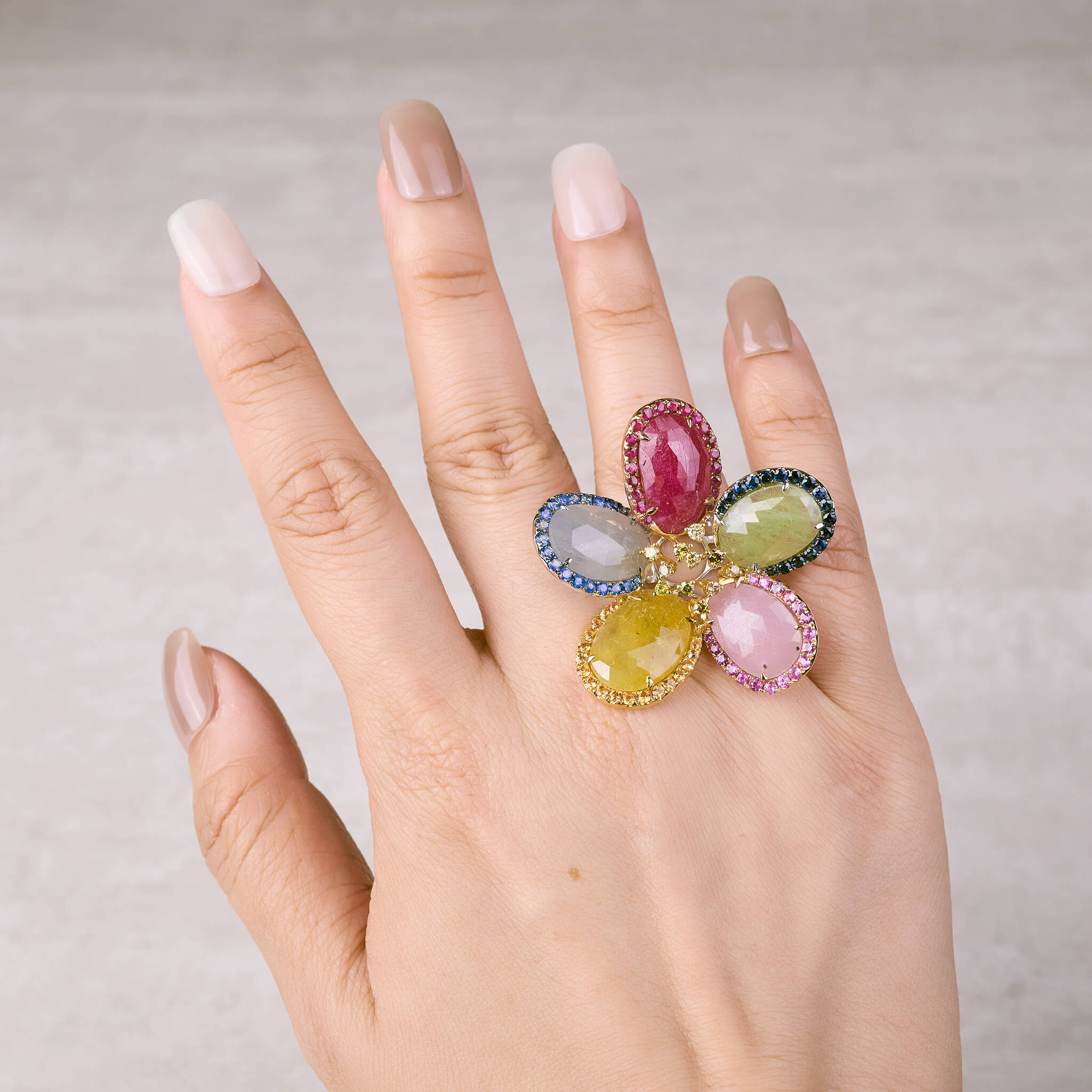 18K Gold Diamond and Slice Sapphire Flower Ring