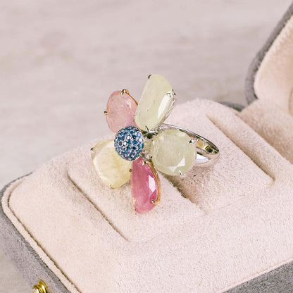 18K Gold Diamond and Slice Sapphire Flower Ring - Jewelry And Store