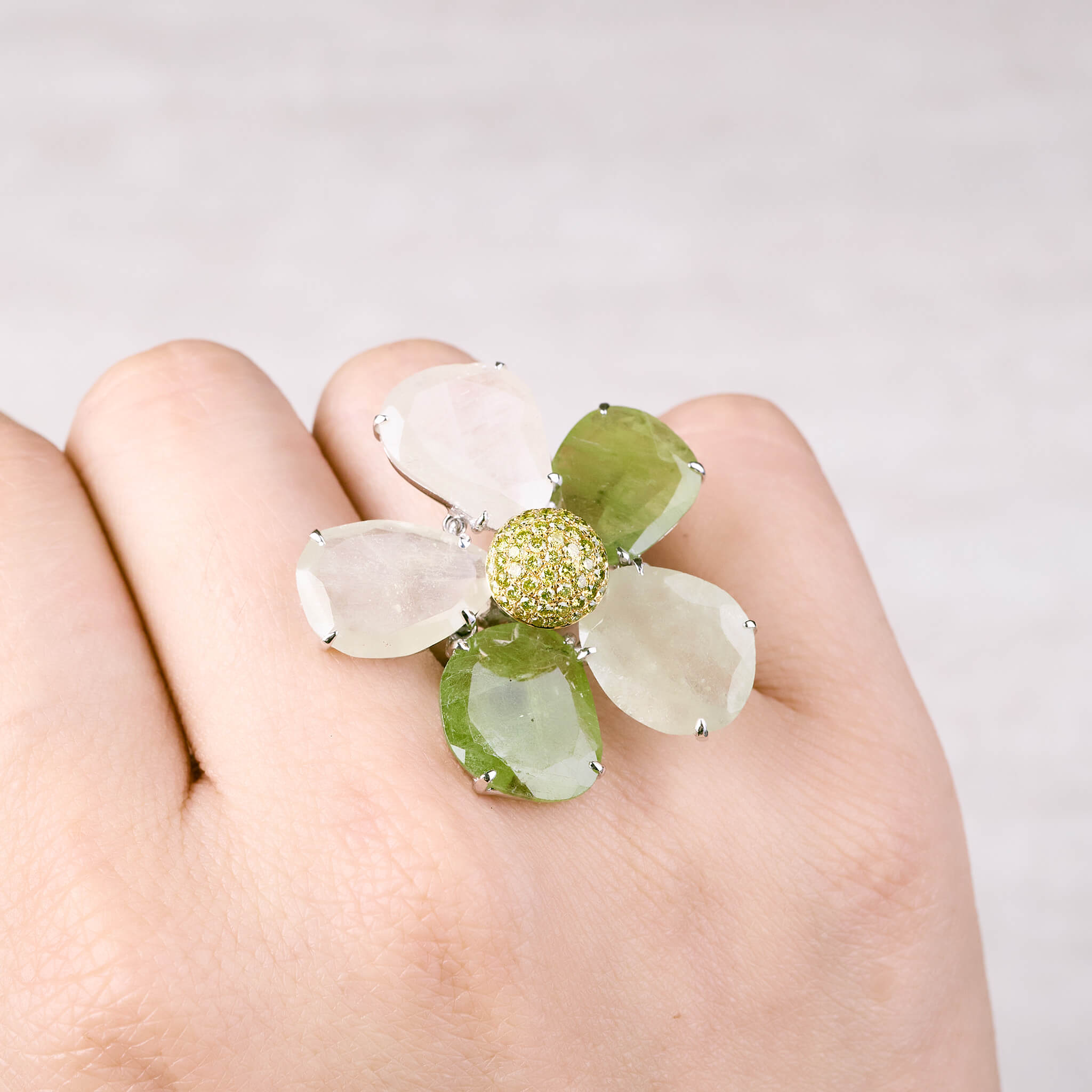 18K Gold Diamond and Slice Sapphire Flower Ring