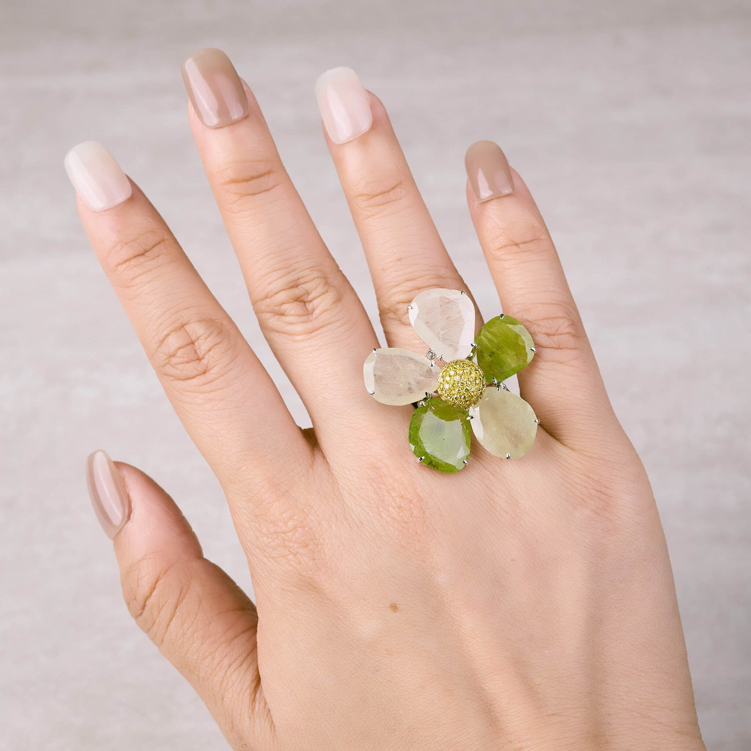 18K Gold Diamond and Slice Sapphire Flower Ring