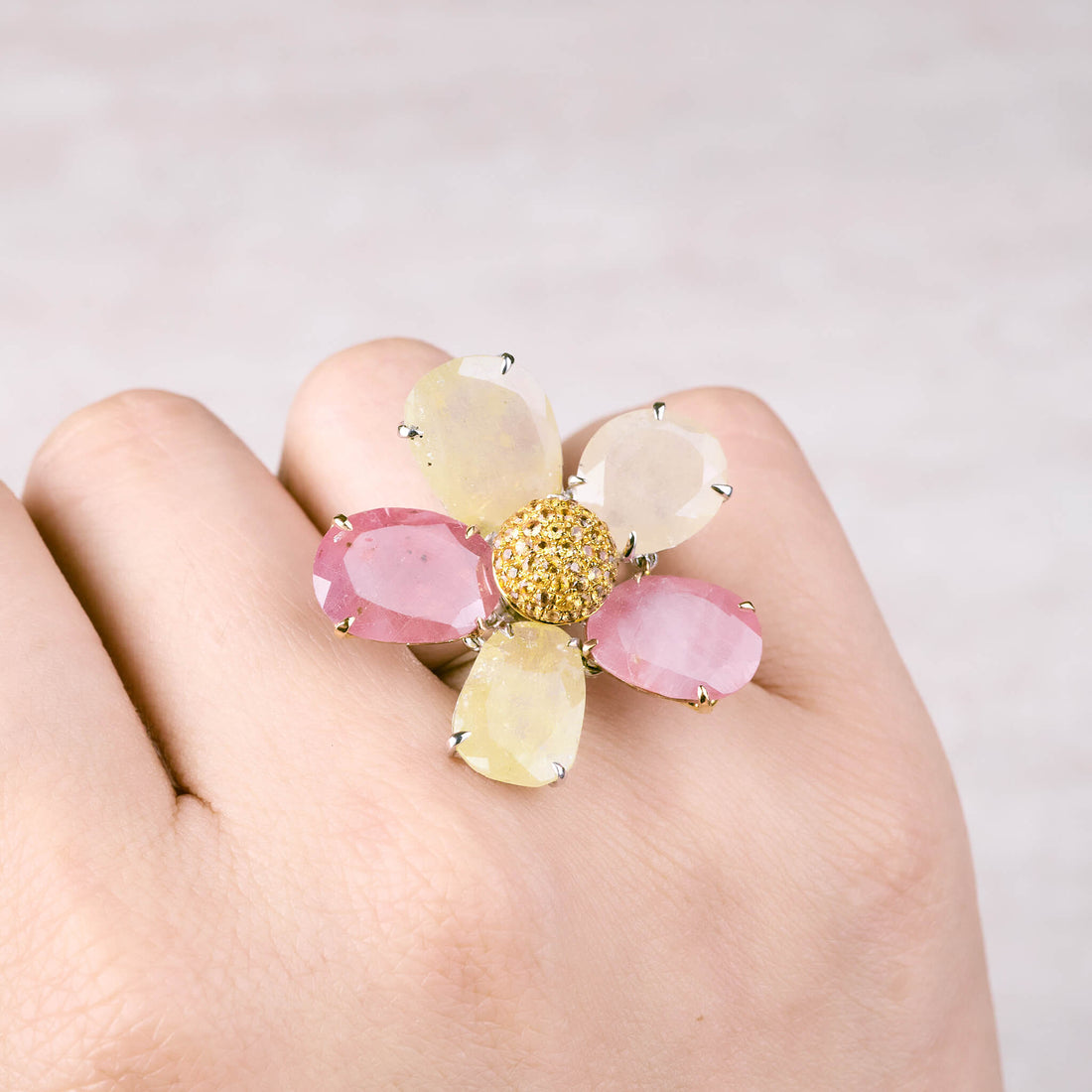 18K Gold Diamond and Slice Sapphire Flower Ring - Jewelry And Store