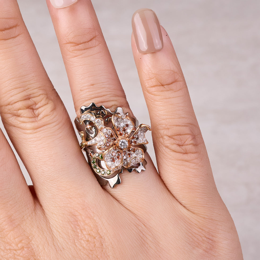 18K Black Gold Flower Diamond Ring - Jewelry And Store