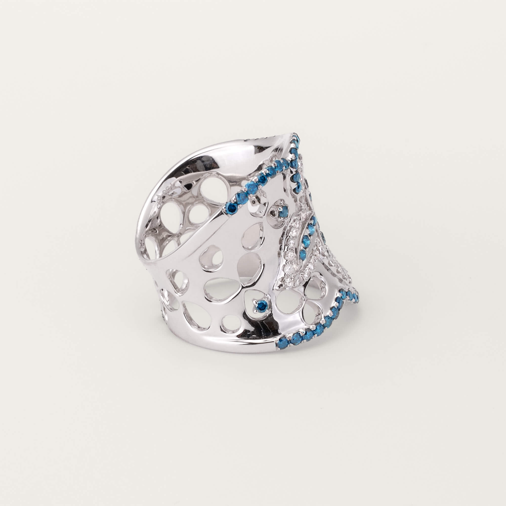 18K White Gold Diamond Clover Ring - Jewelry And Store
