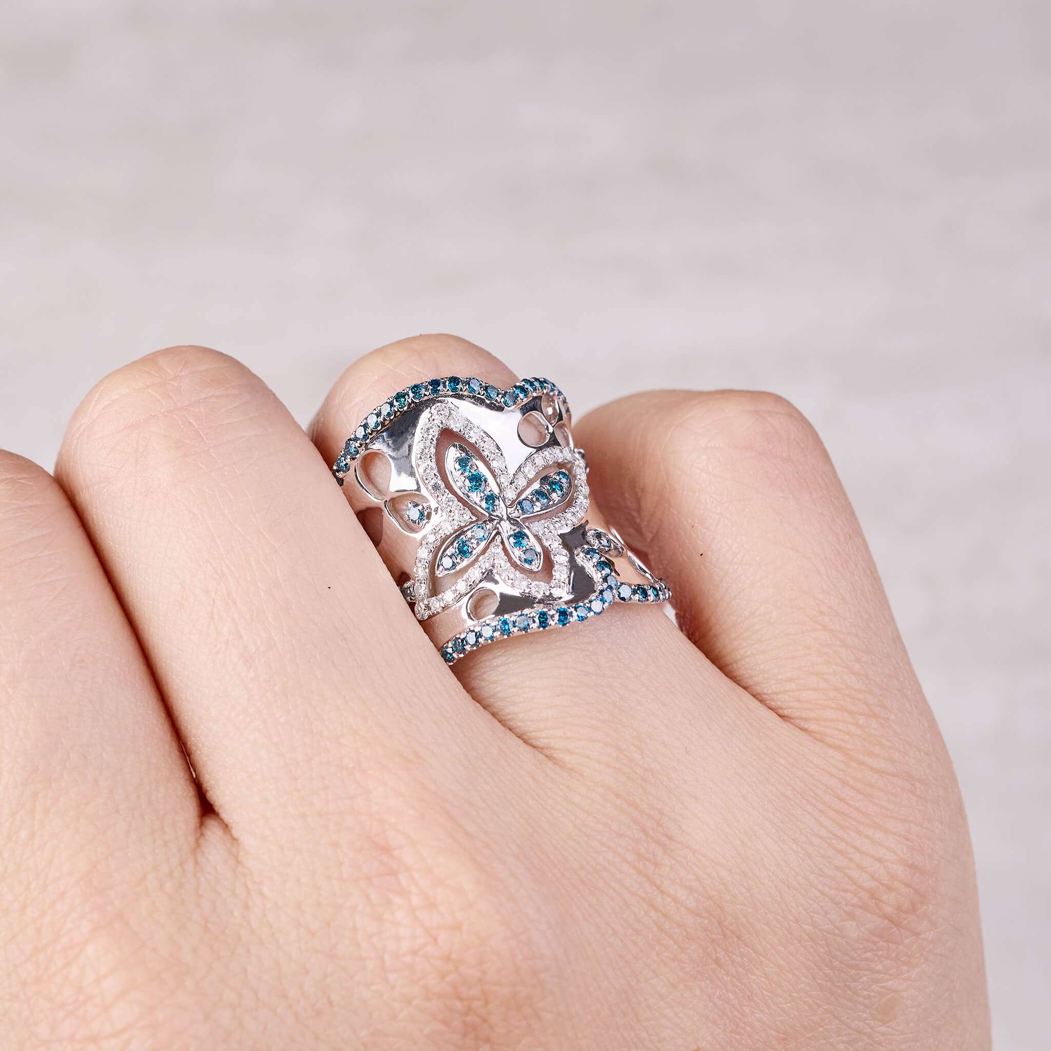 18K White Gold Diamond Clover Ring - Jewelry And Store