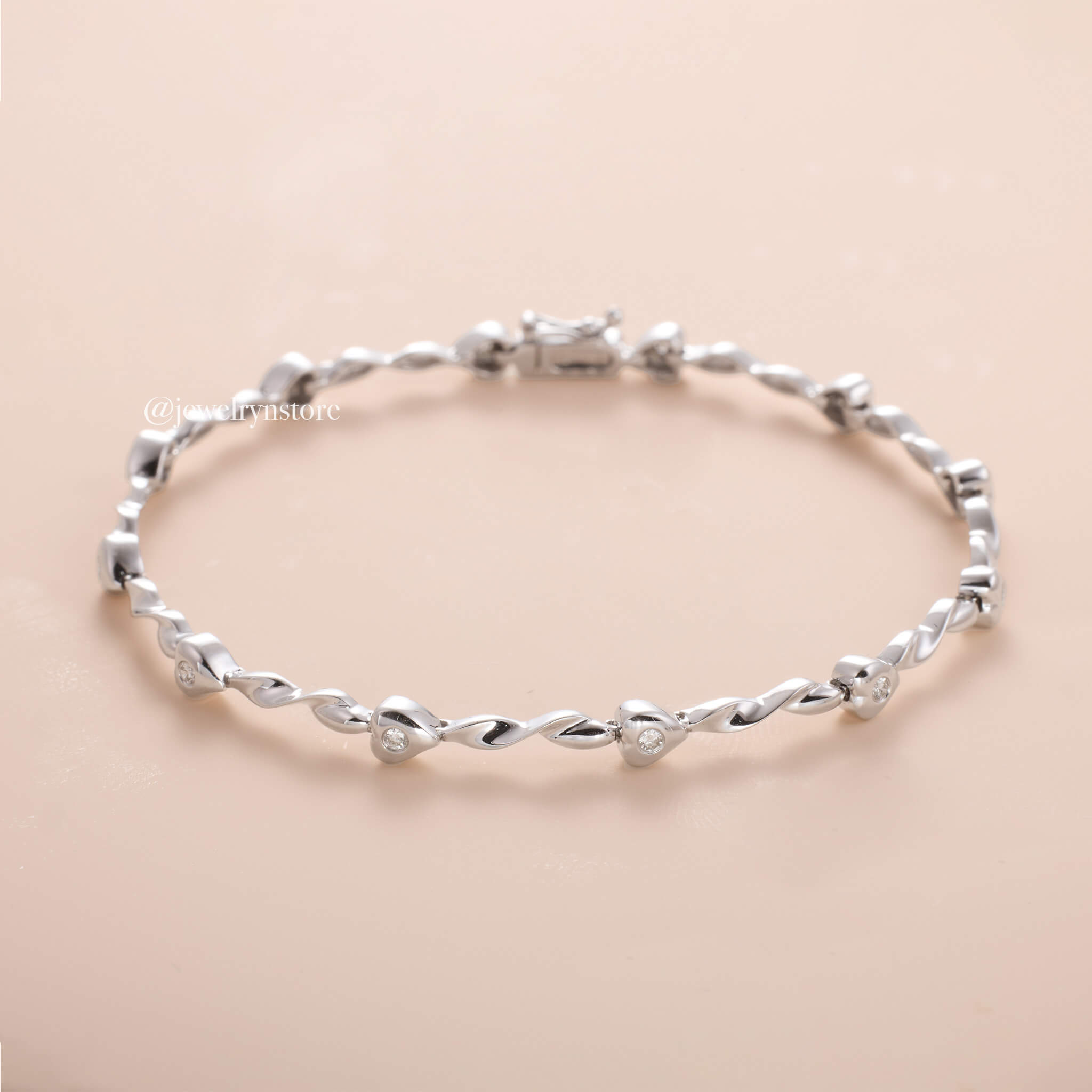 18K Natural Diamond Twist Bracelet