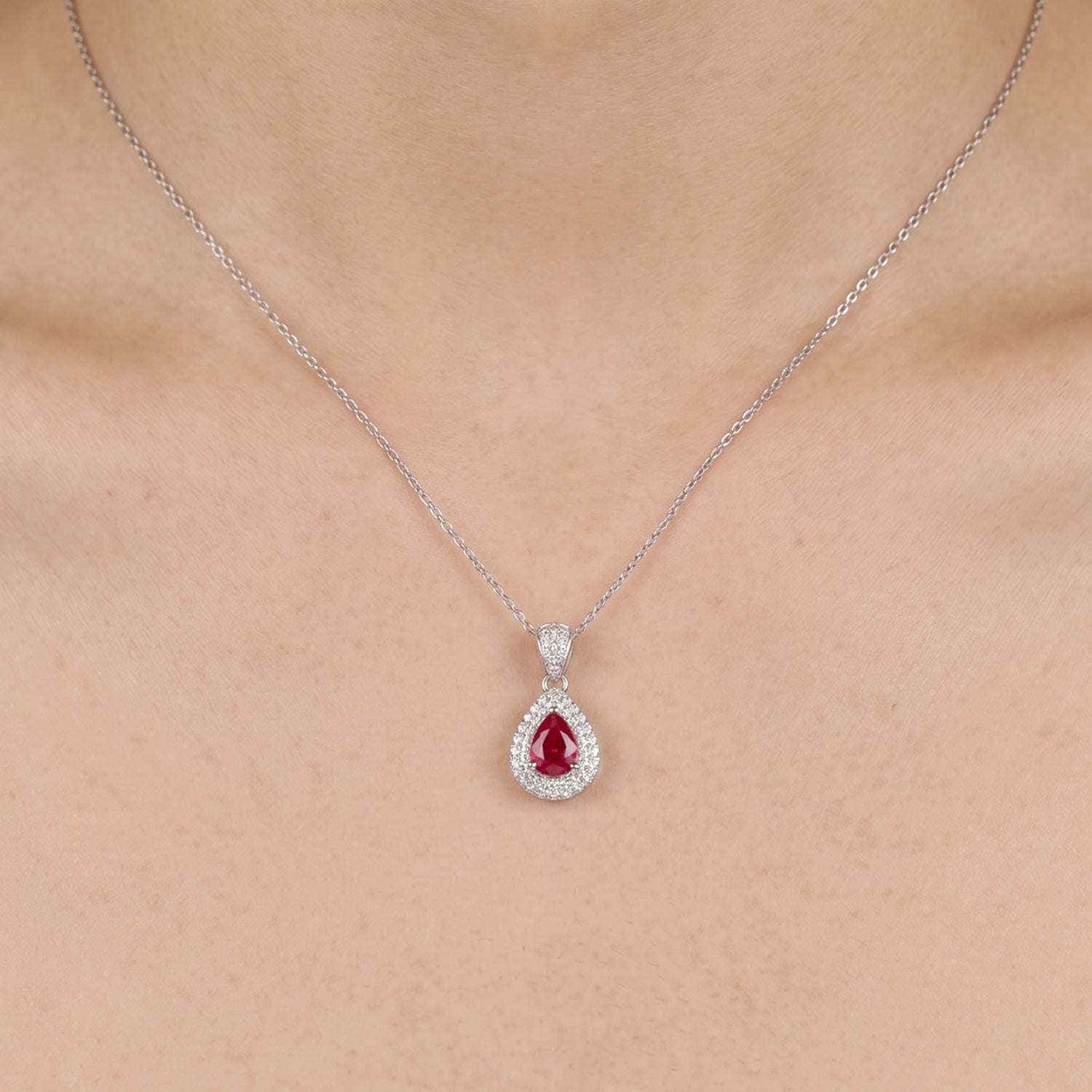 18K White Gold Pear-Shaped Diamond Pendant with 0.95ct Natural Ruby - JewelryAndStore