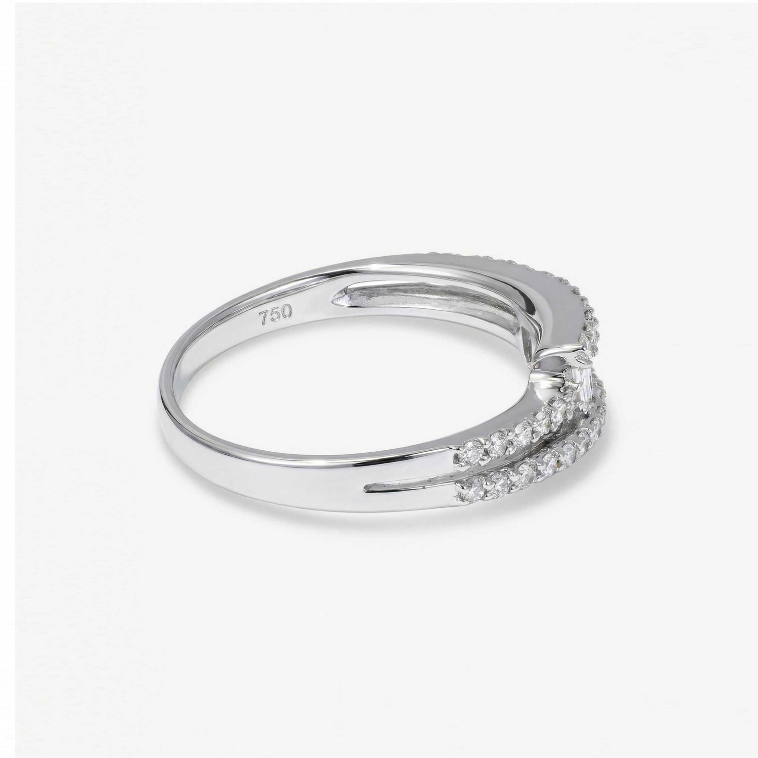 0.46ct.tw. Classic Round &amp; Baguette Diamond Band Ring 18K Gold - JewelryandStore