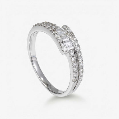 0.46ct.tw. Classic Round &amp; Baguette Diamond Band Ring 18K Gold - JewelryandStore