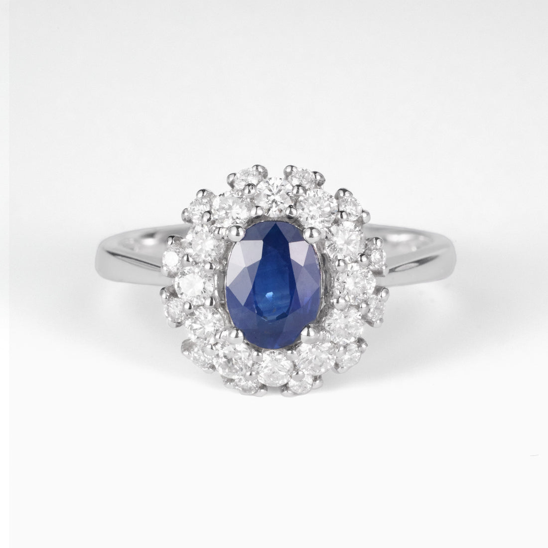 0.96 ct.tw. Vintage - styled Natural Blue Sapphire &amp; Diamond Ring in 18K Gold - JewelryAndStore