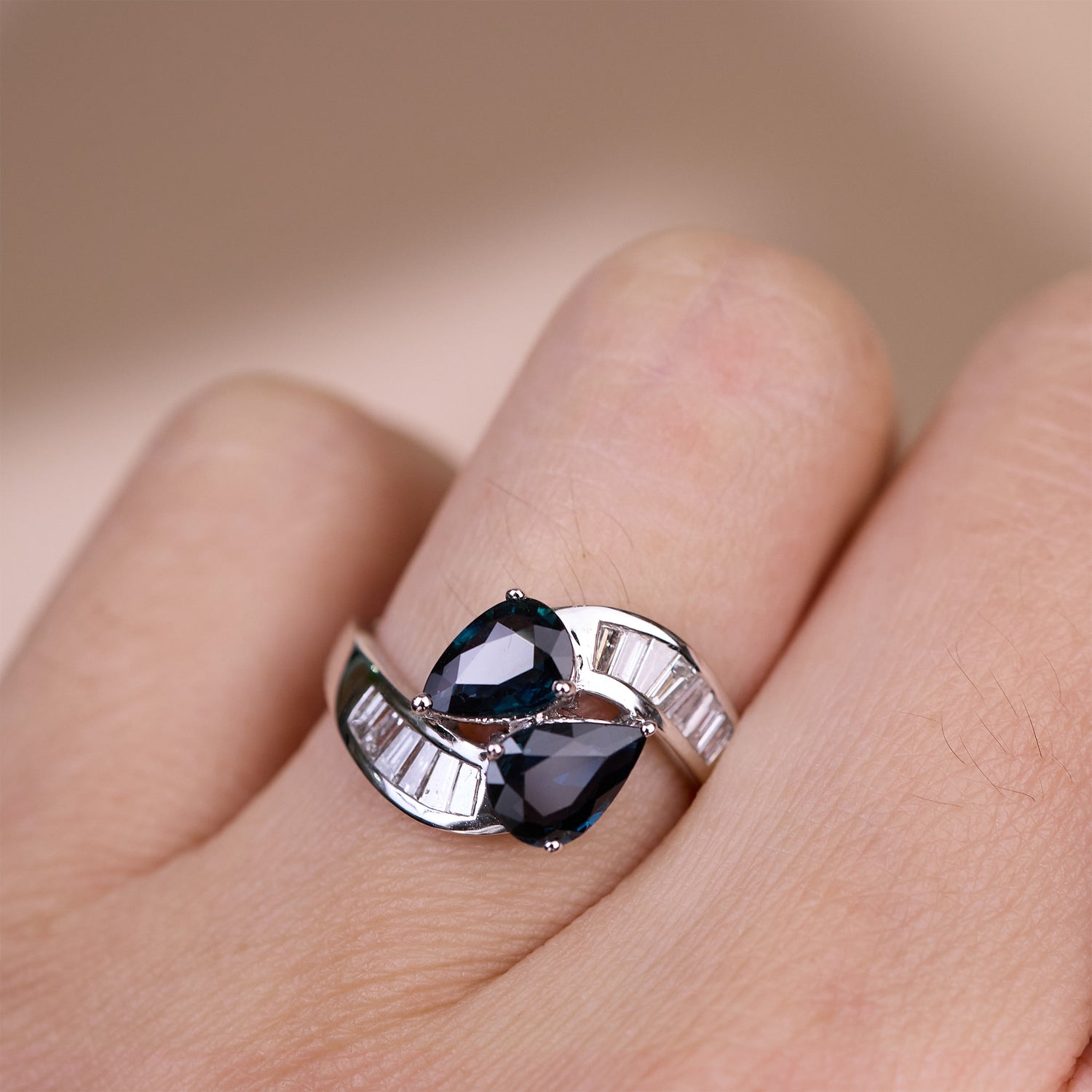 1.43 ct.tw. Vintage - styled Natural Blue Sapphire &amp; Diamond Ring in 18K Gold - JewelryAndStore