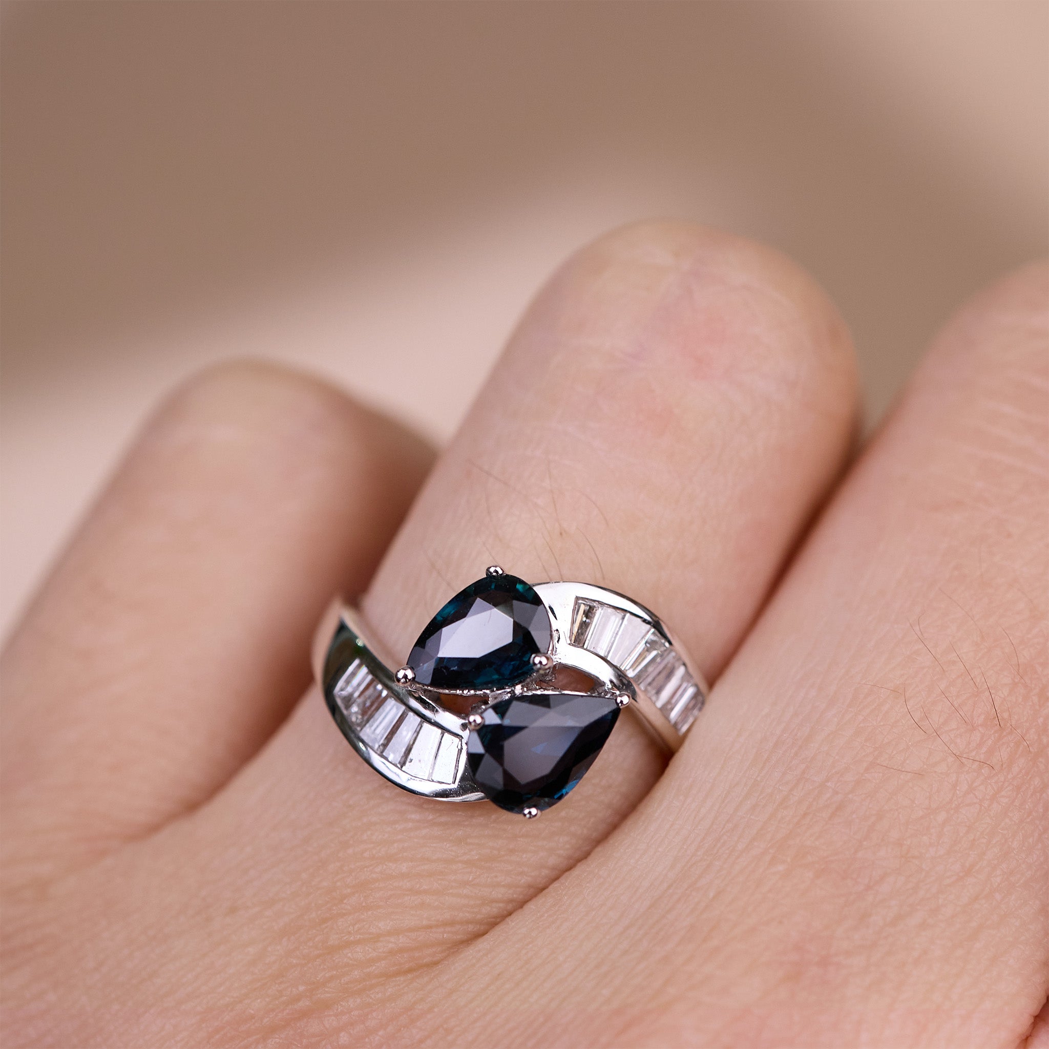 1.43 ct.tw. Vintage - styled Natural Blue Sapphire &amp; Diamond Ring in 18K Gold - JewelryAndStore