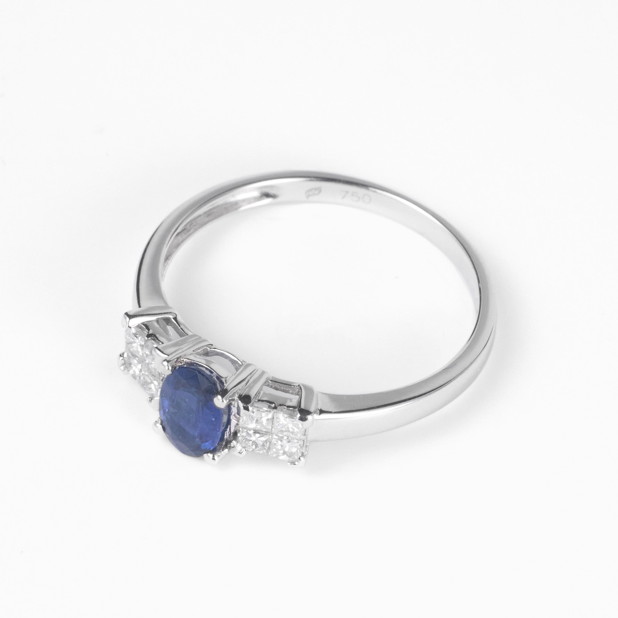 0.56 ct.tw. Natural Blue Sapphire &amp; Diamond Ring in 18K Gold - JewelryAndStore
