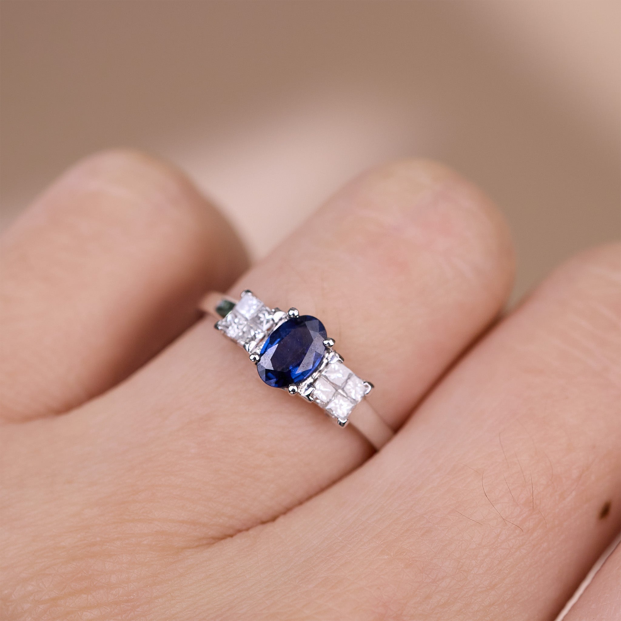 0.56 ct.tw. Natural Blue Sapphire &amp; Diamond Ring in 18K Gold - JewelryAndStore