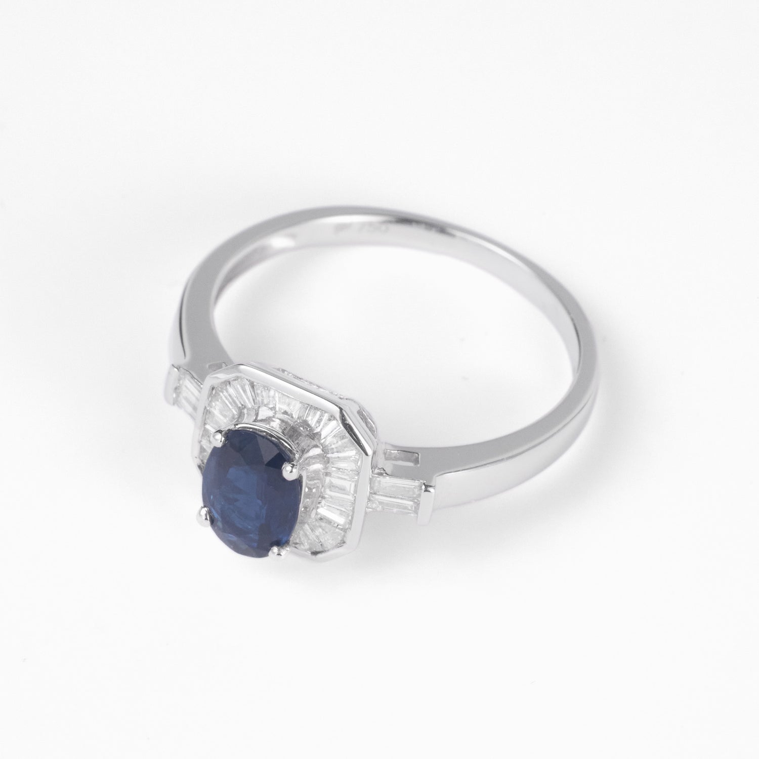 0.91 ct.tw. Vintage - styled Natural Blue Sapphire &amp; Diamond Ring in 18K Gold - JewelryAndStore