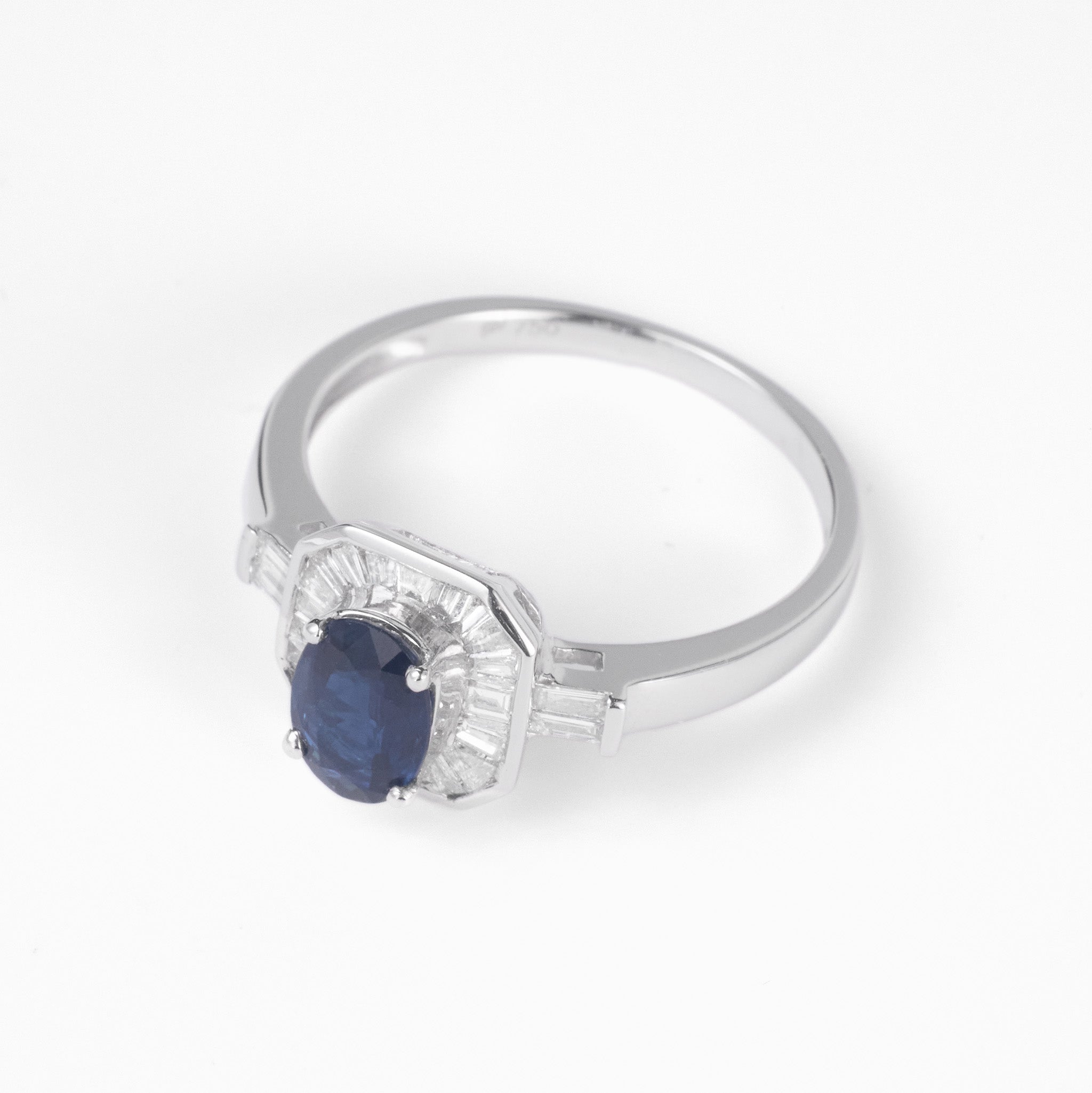 0.91 ct.tw. Vintage - styled Natural Blue Sapphire &amp; Diamond Ring in 18K Gold - JewelryAndStore