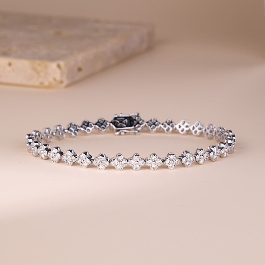 2.97 ct.tw. Diamond Clover Bracelet in 18K Gold - Jewelry And Store