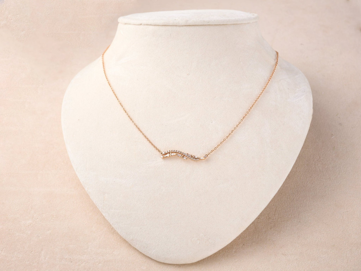 18K Gold Curved Necklace with Nature Diamond - Jewelry And Store