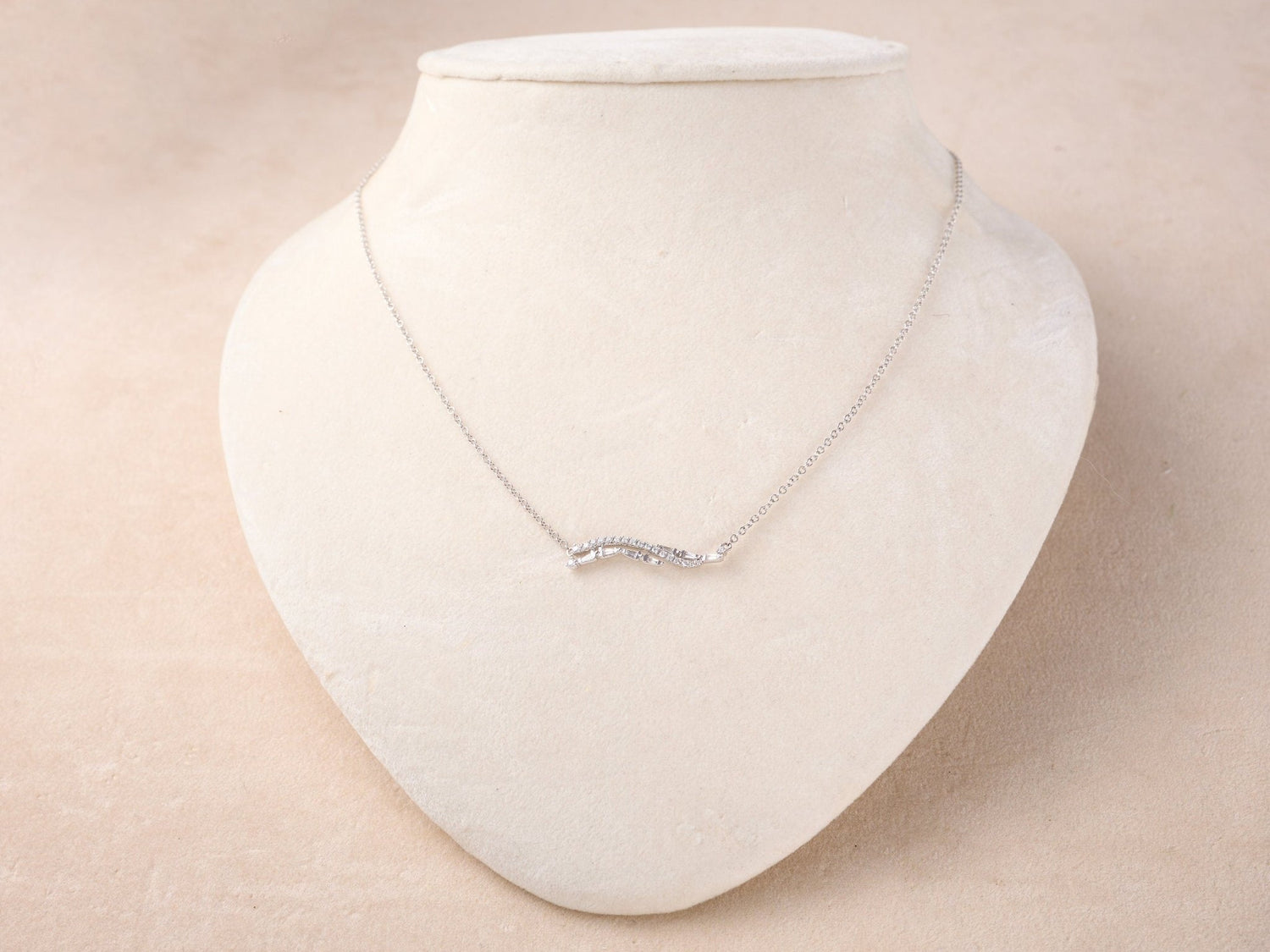 18K Gold Curved Necklace with Nature Diamond - Jewelry And Store