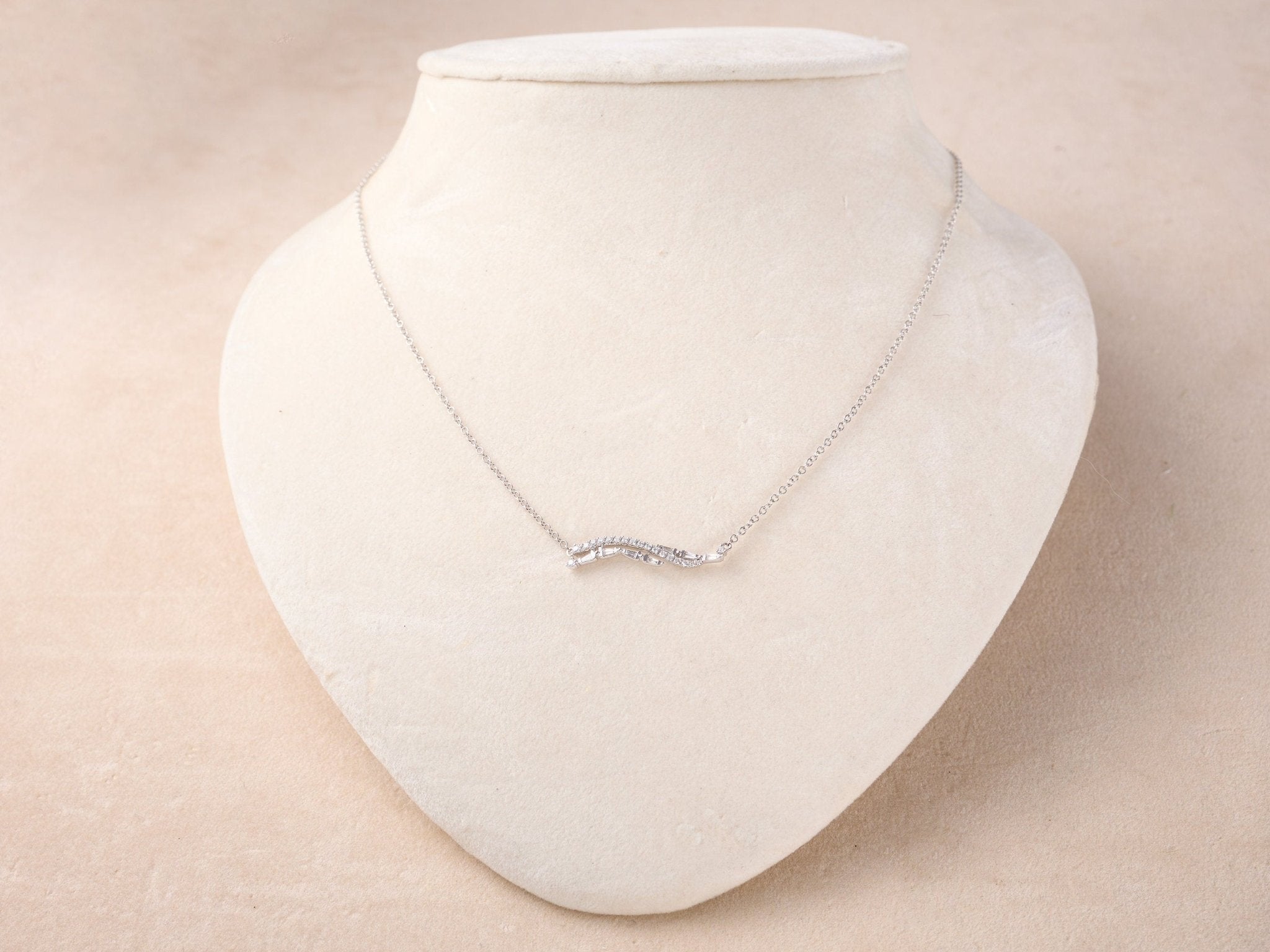 18K Gold Curved Necklace with Nature Diamond - Jewelry And Store