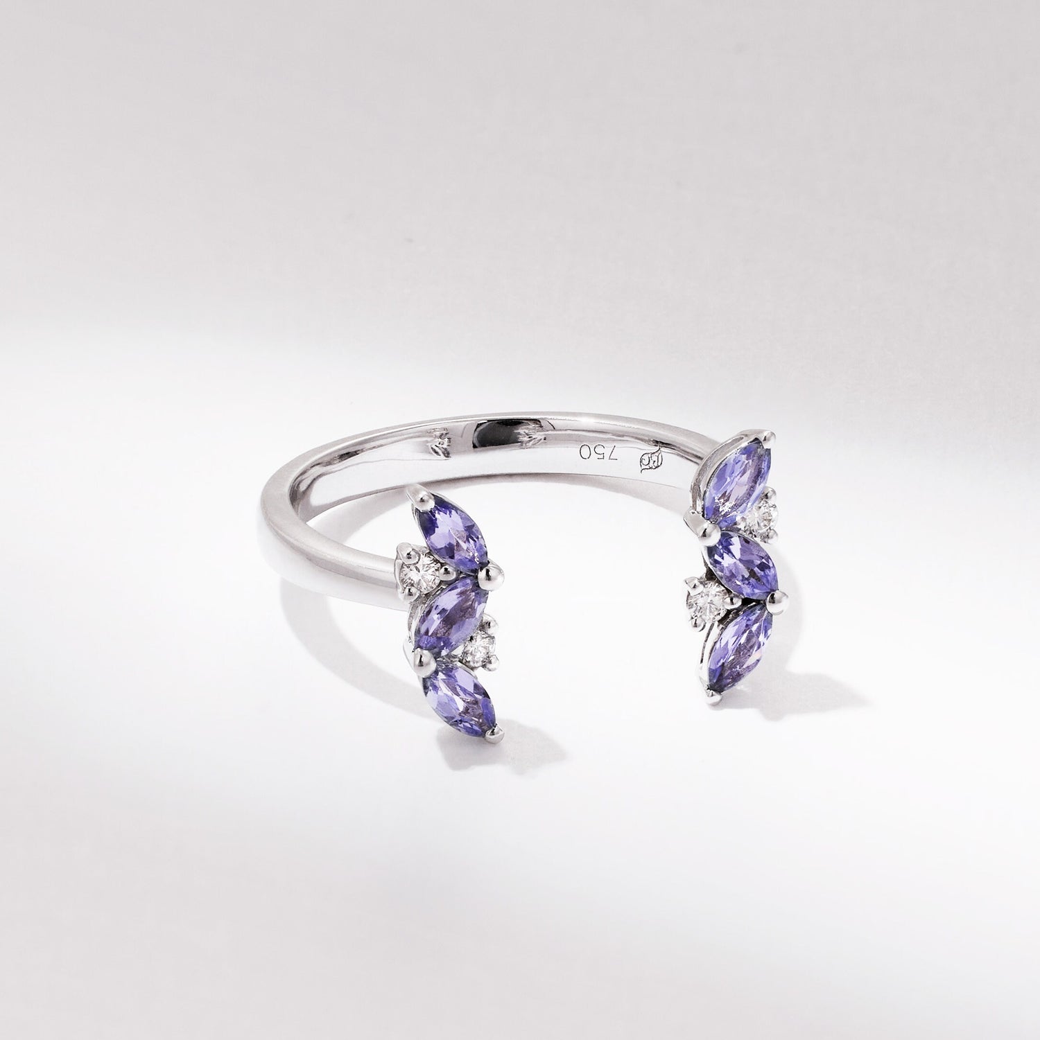 18K Gold Open Ring with Nature Tanzanite and Diamond