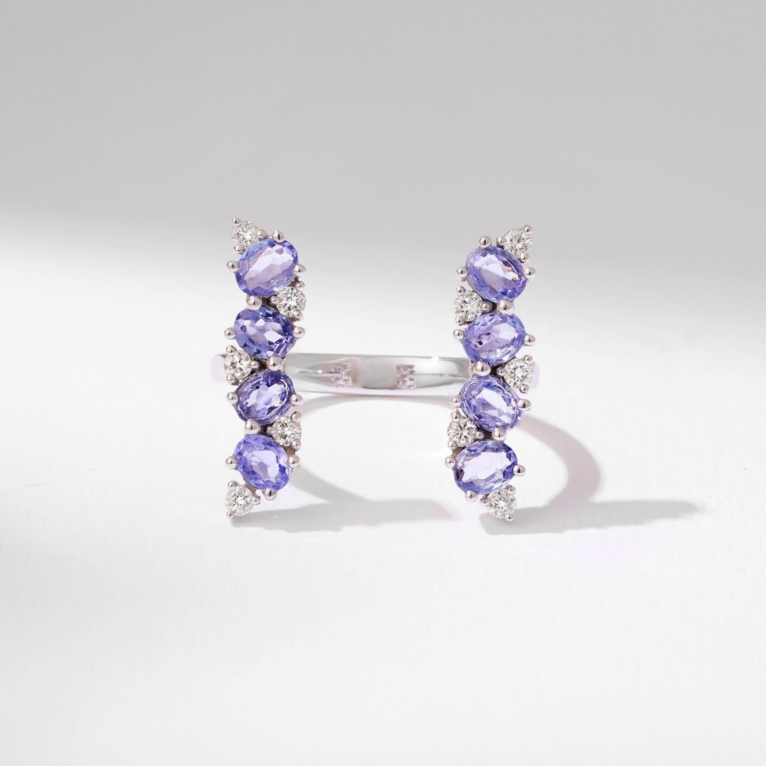 18K Gold Open Ring with Nature Tanzanite and Diamond