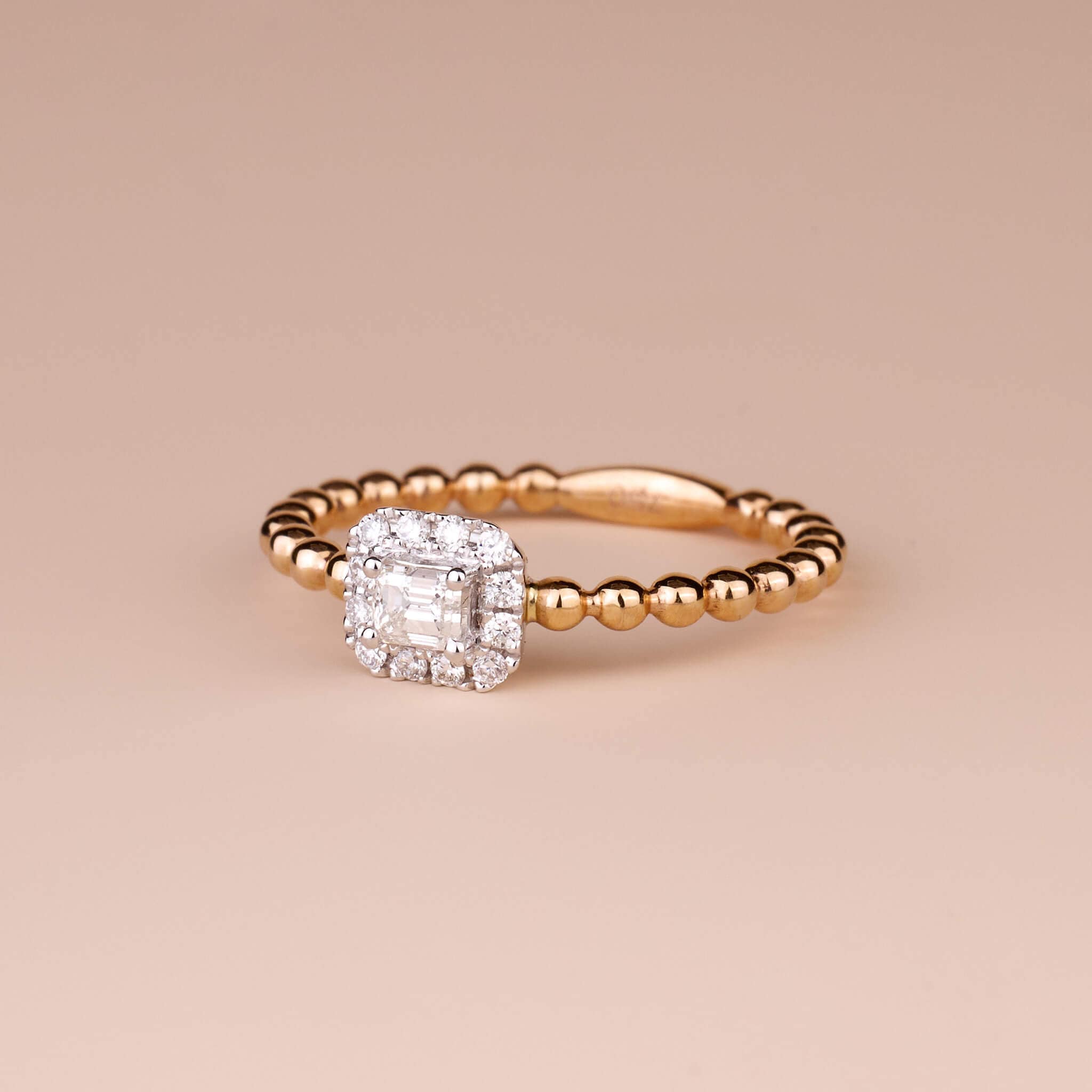 Emerald Diamond Engagement Ring in 18K Gold
