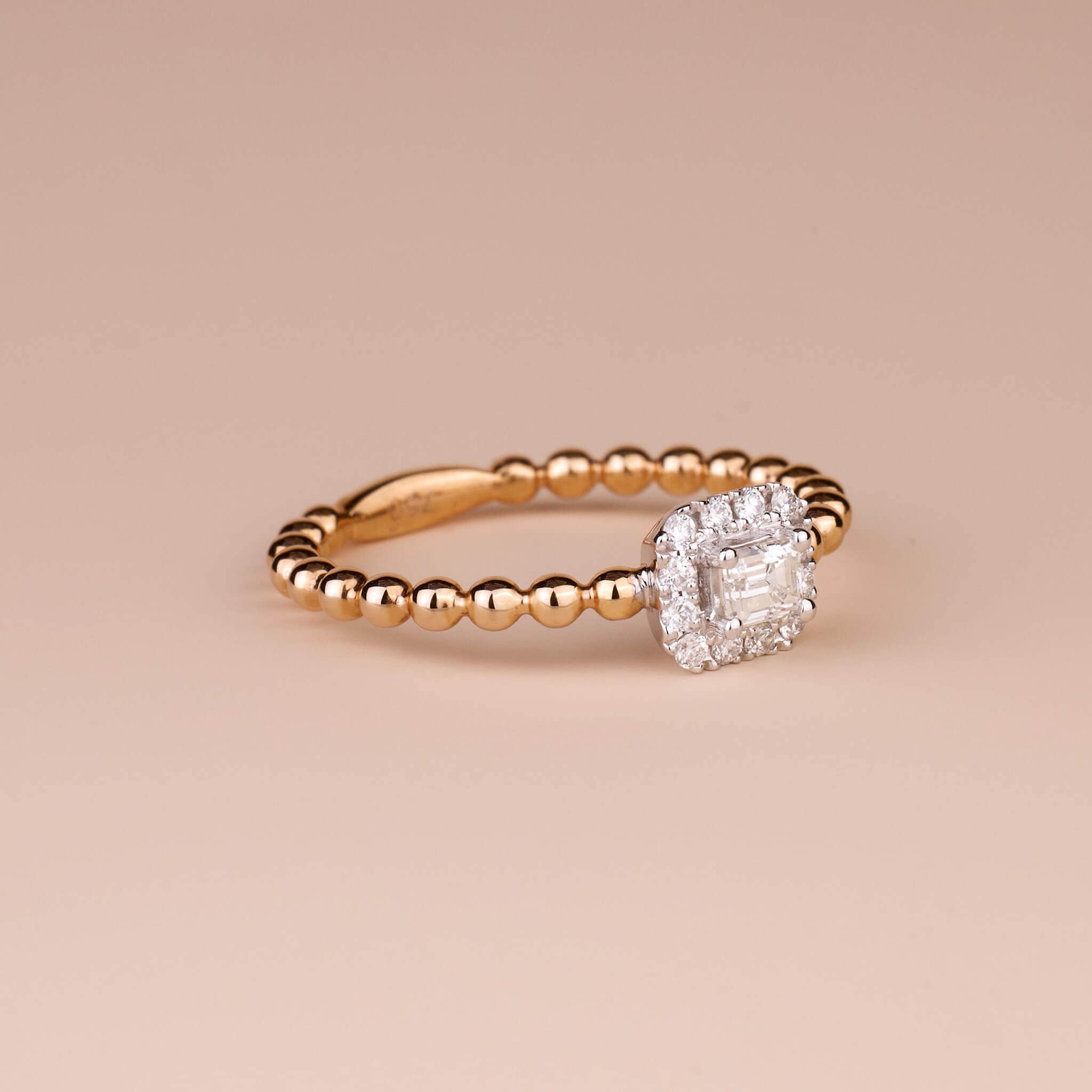 Emerald Diamond Engagement Ring in 18K Gold